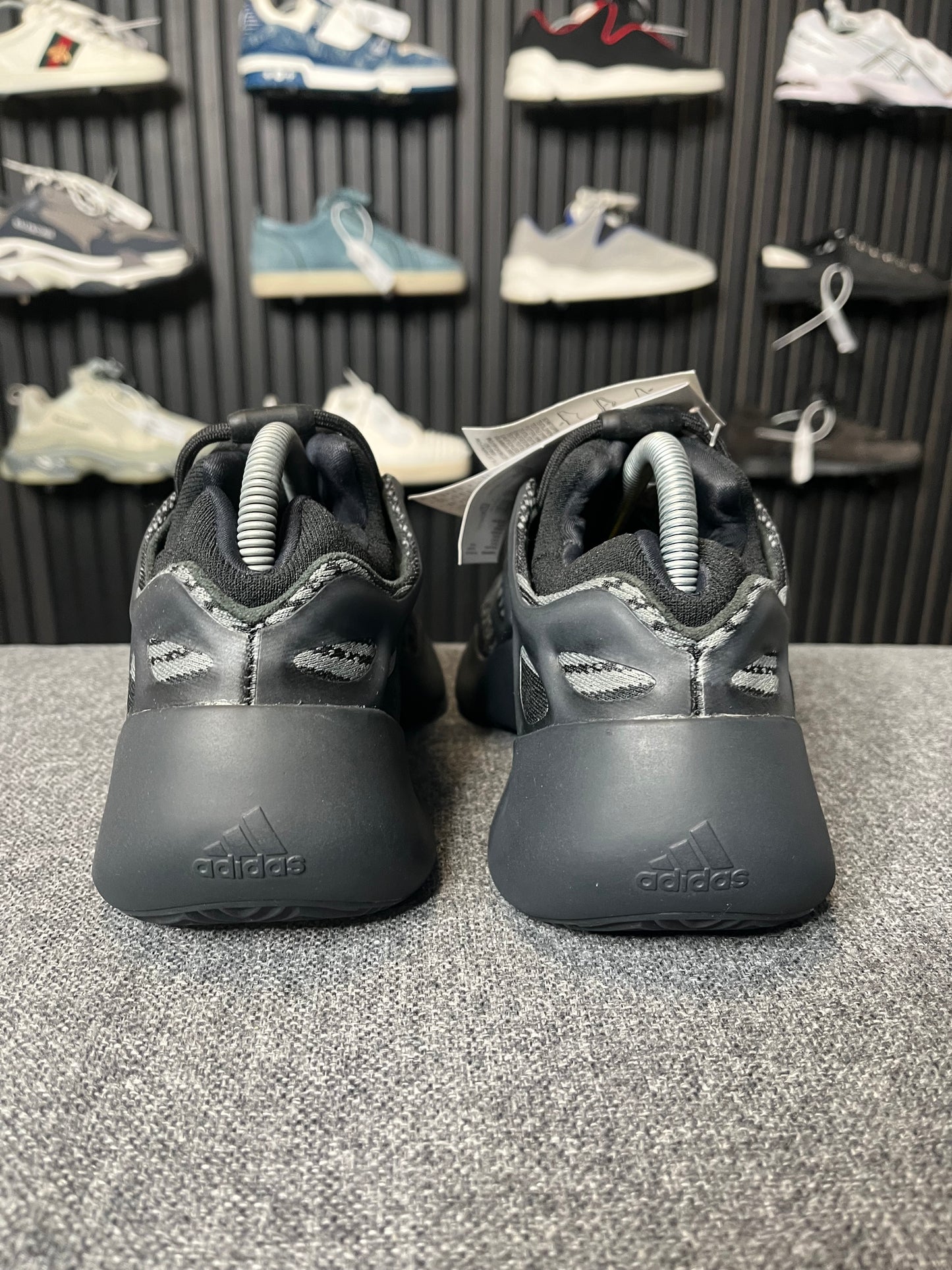 Yeezy 700 Dark Glow UK 8 2684