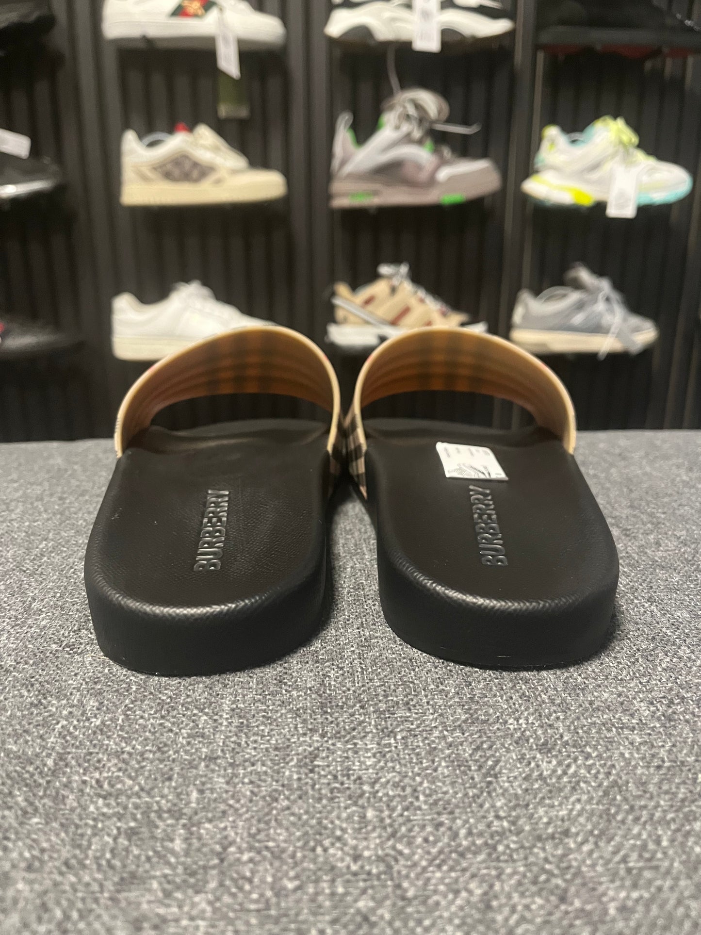Burberry Sliders UK 8 3711