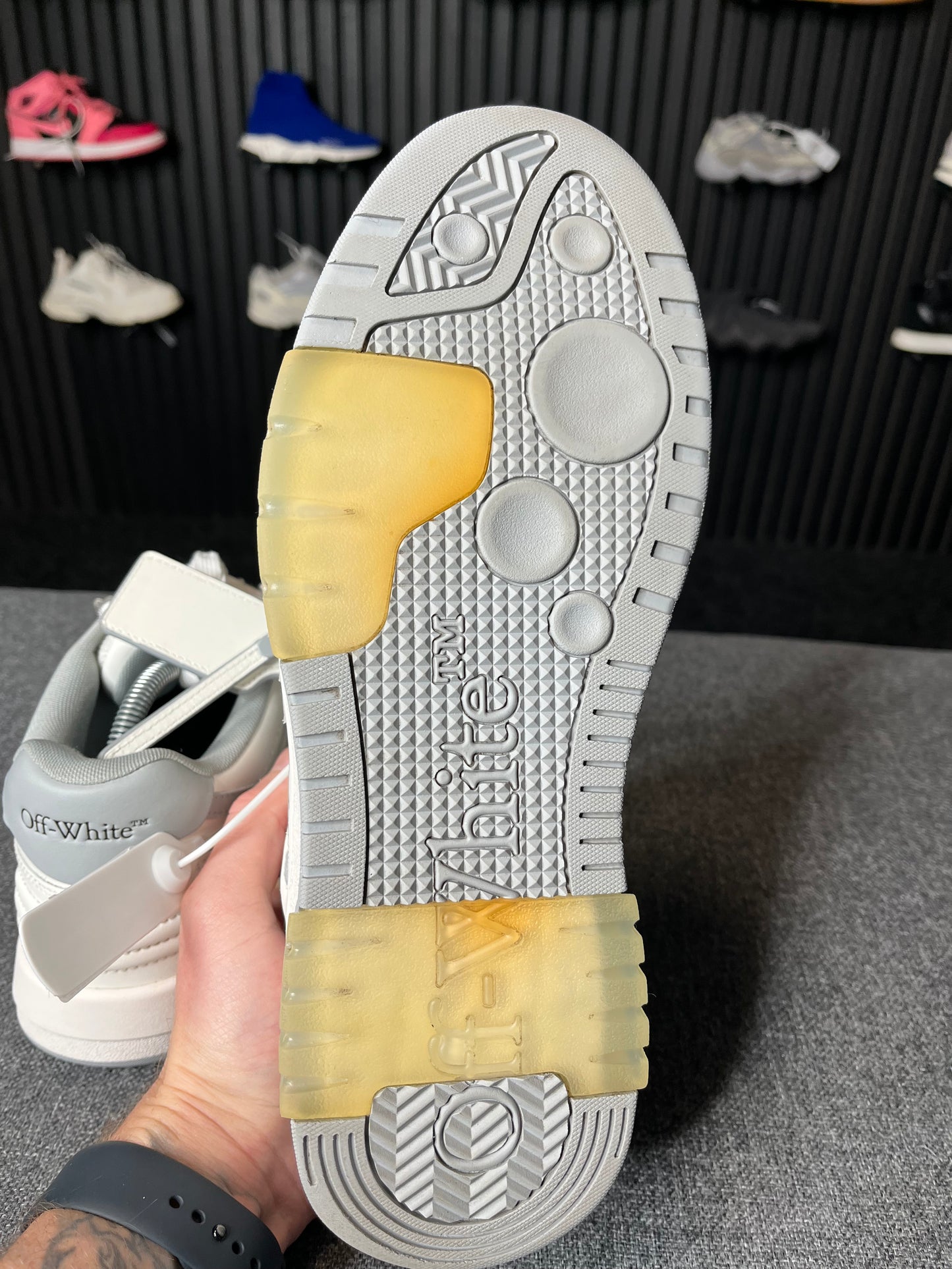 Off White Out of Office UK 9 2512