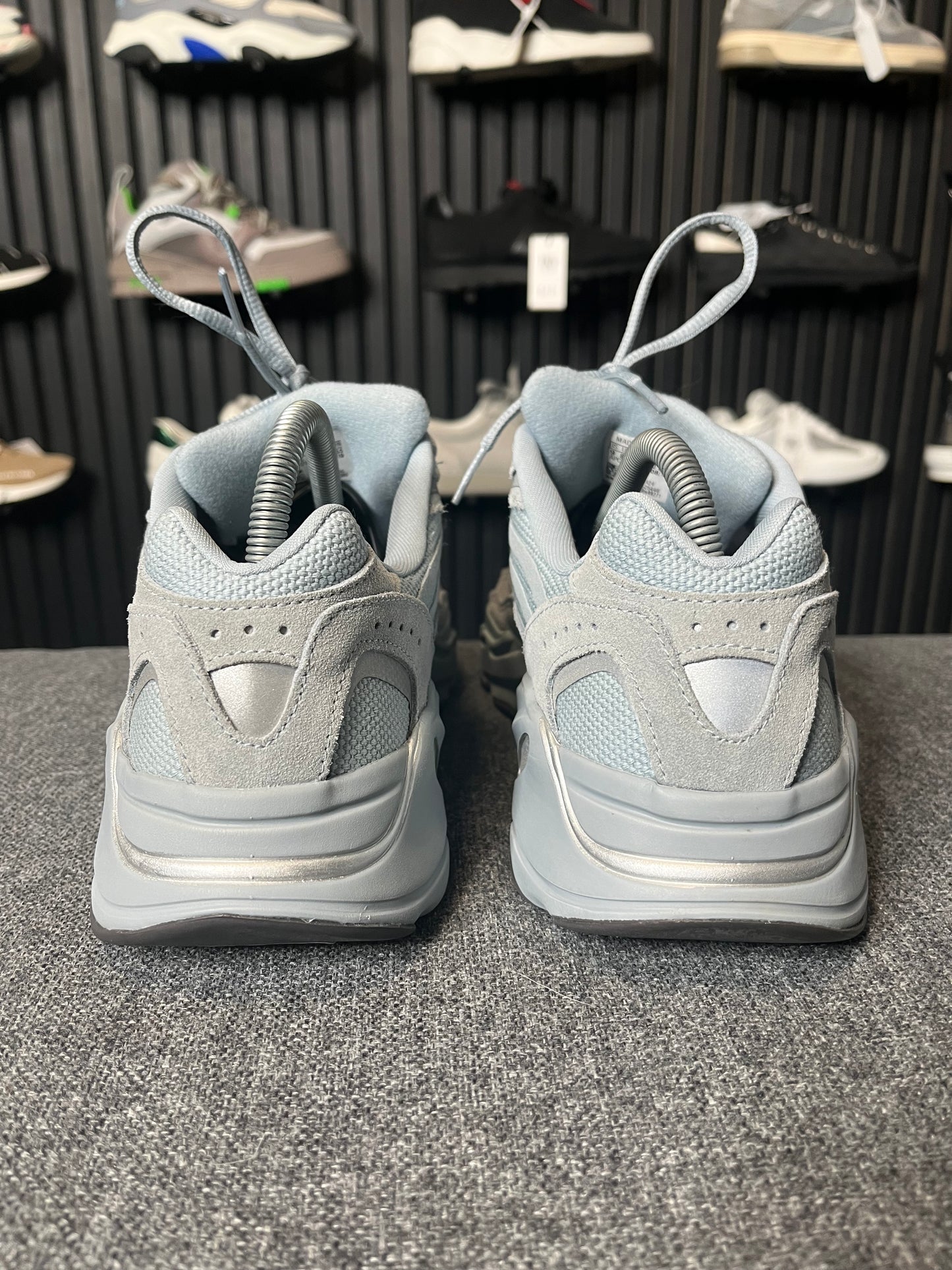 Yeezy 700 Hospital Blue UK 8.5 3333