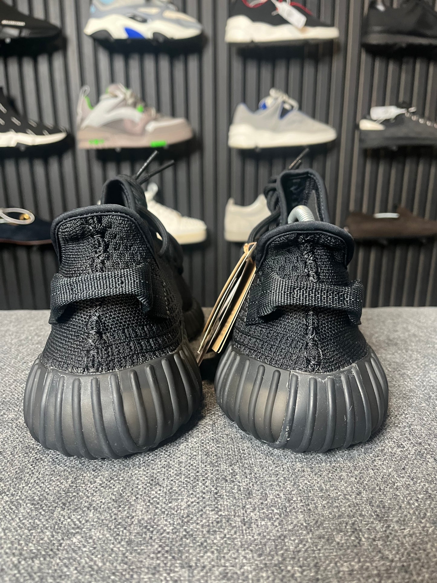 Yeezy 350 Onyx UK 10 3068