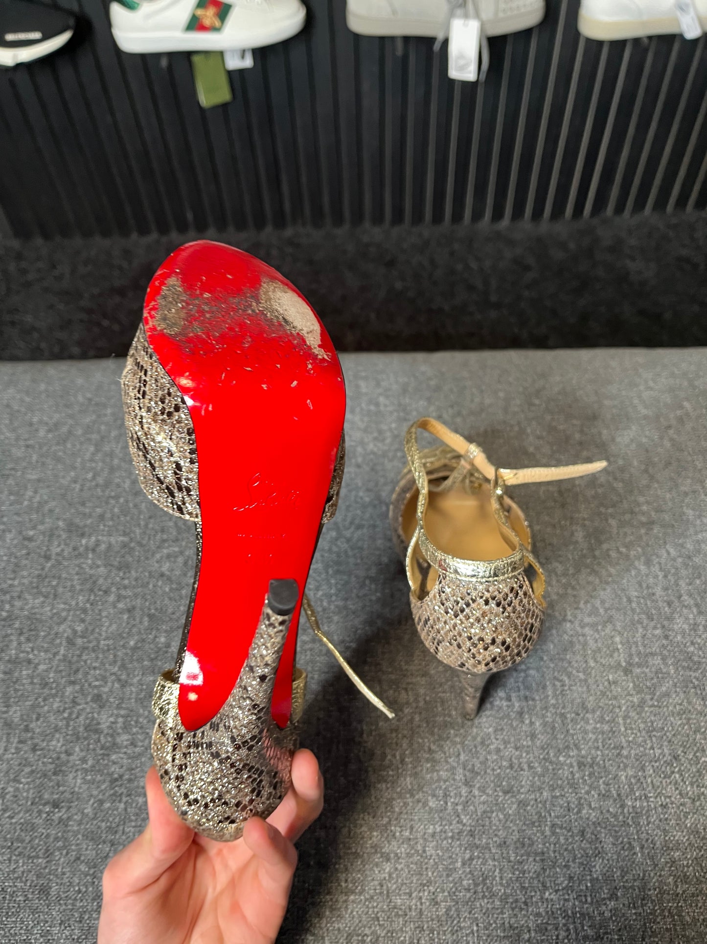 Louboutin Glennalta 150 Gold Glitter Snake Pumps Size 39.5 3256
