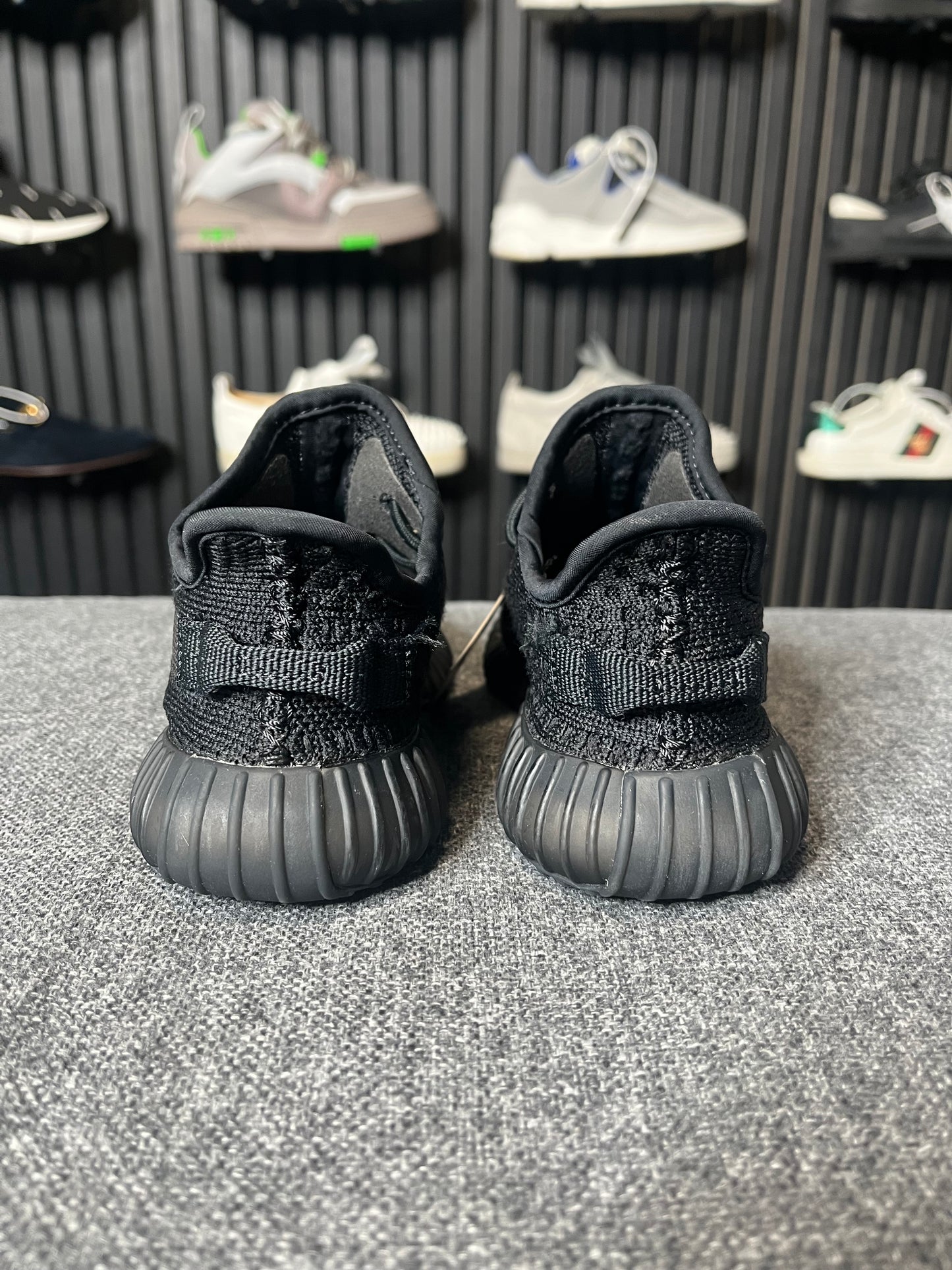 Yeezy 350 Onyx UK 10K 3041