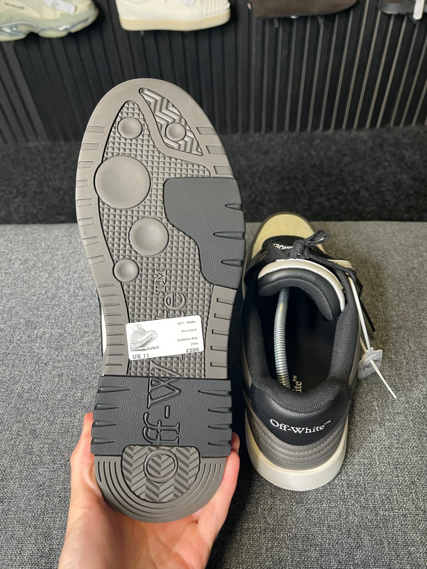 OFF- White UK 11 2704
