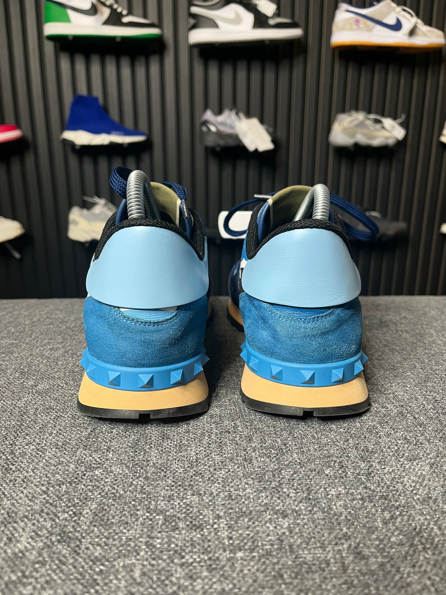 Valentino Garavani UK 7 2534