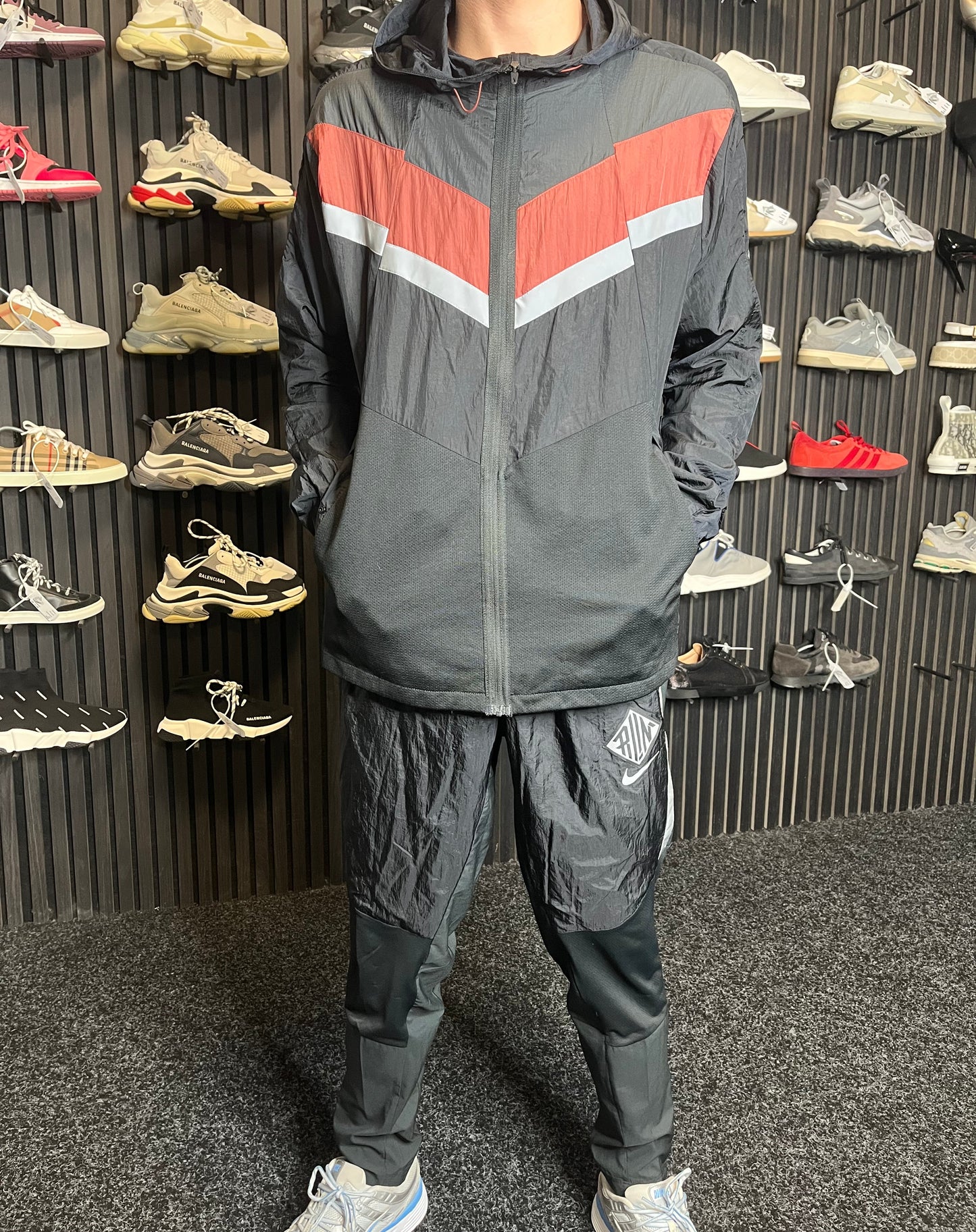Nike Wild Run Tracksuit Medium 2876