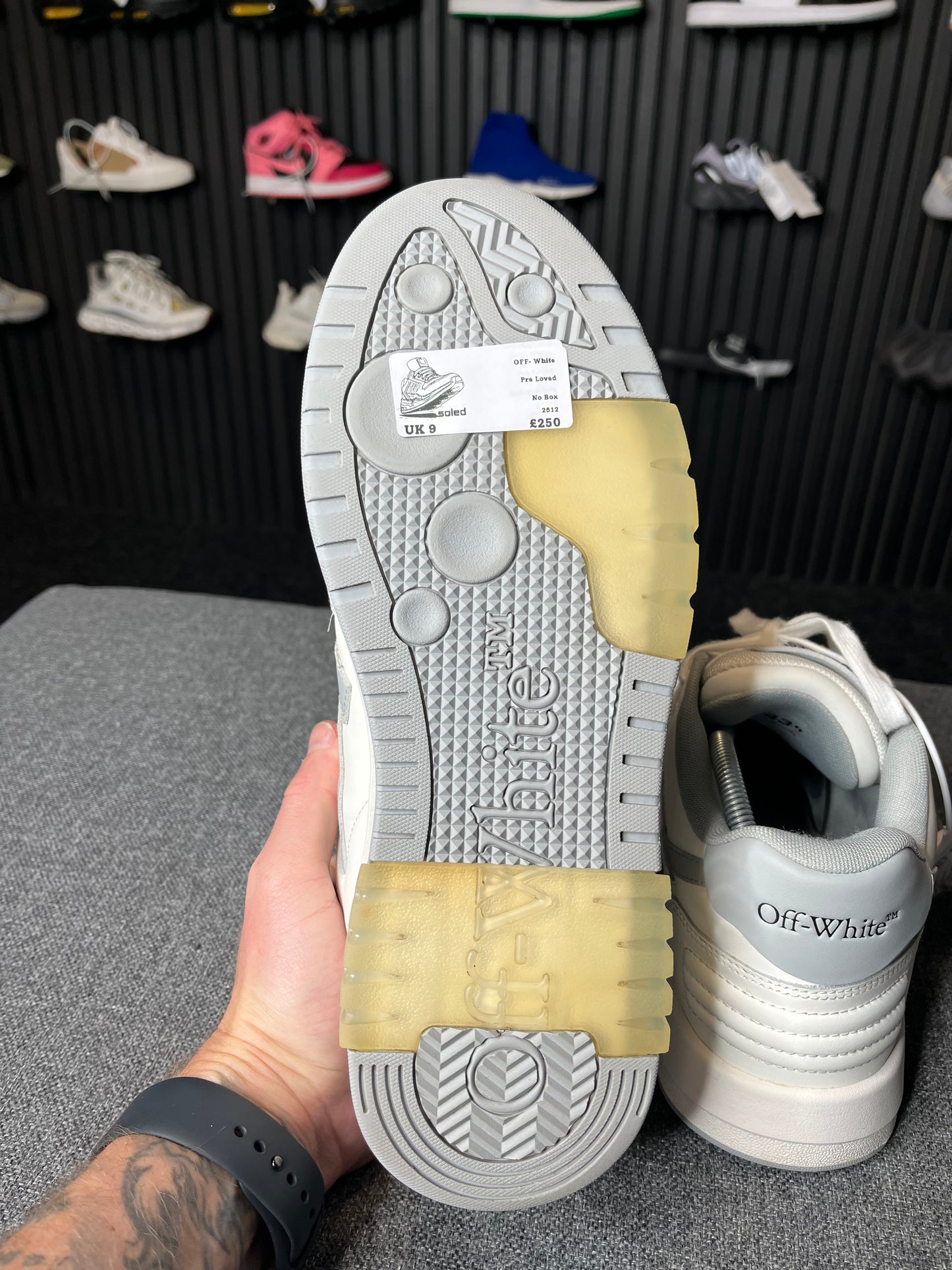 Off White Out of Office UK 9 2512