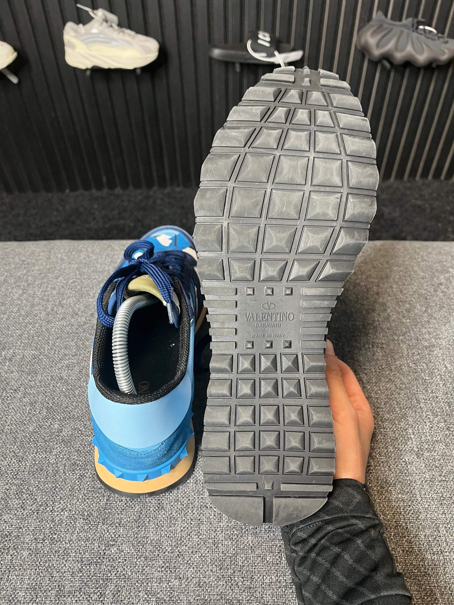 Valentino Garavani UK 7 2534