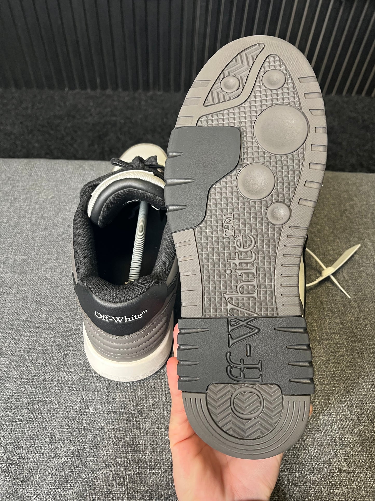 OFF- White UK 11 2704
