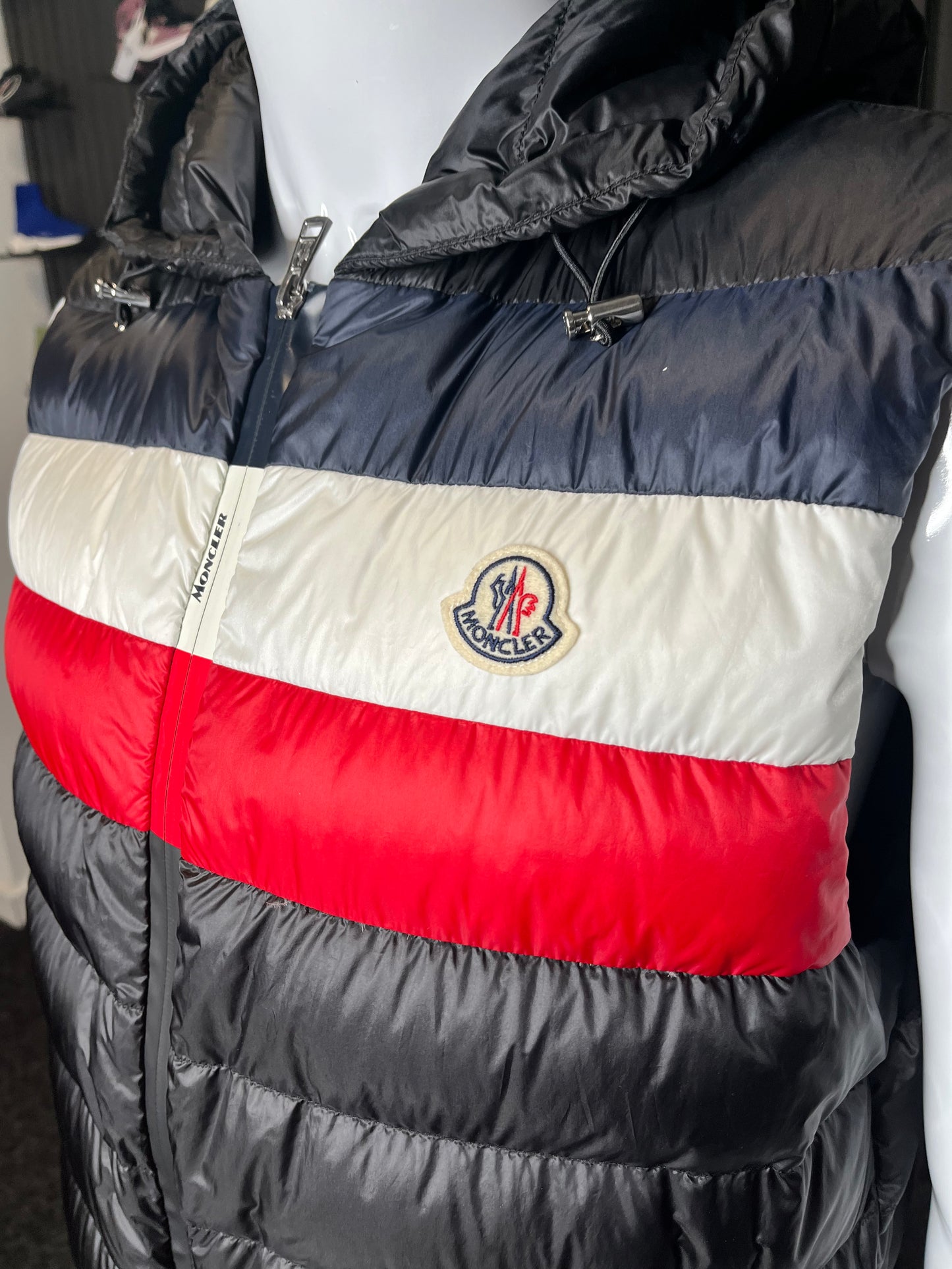Moncler Timothe Gilet Size 4 2801