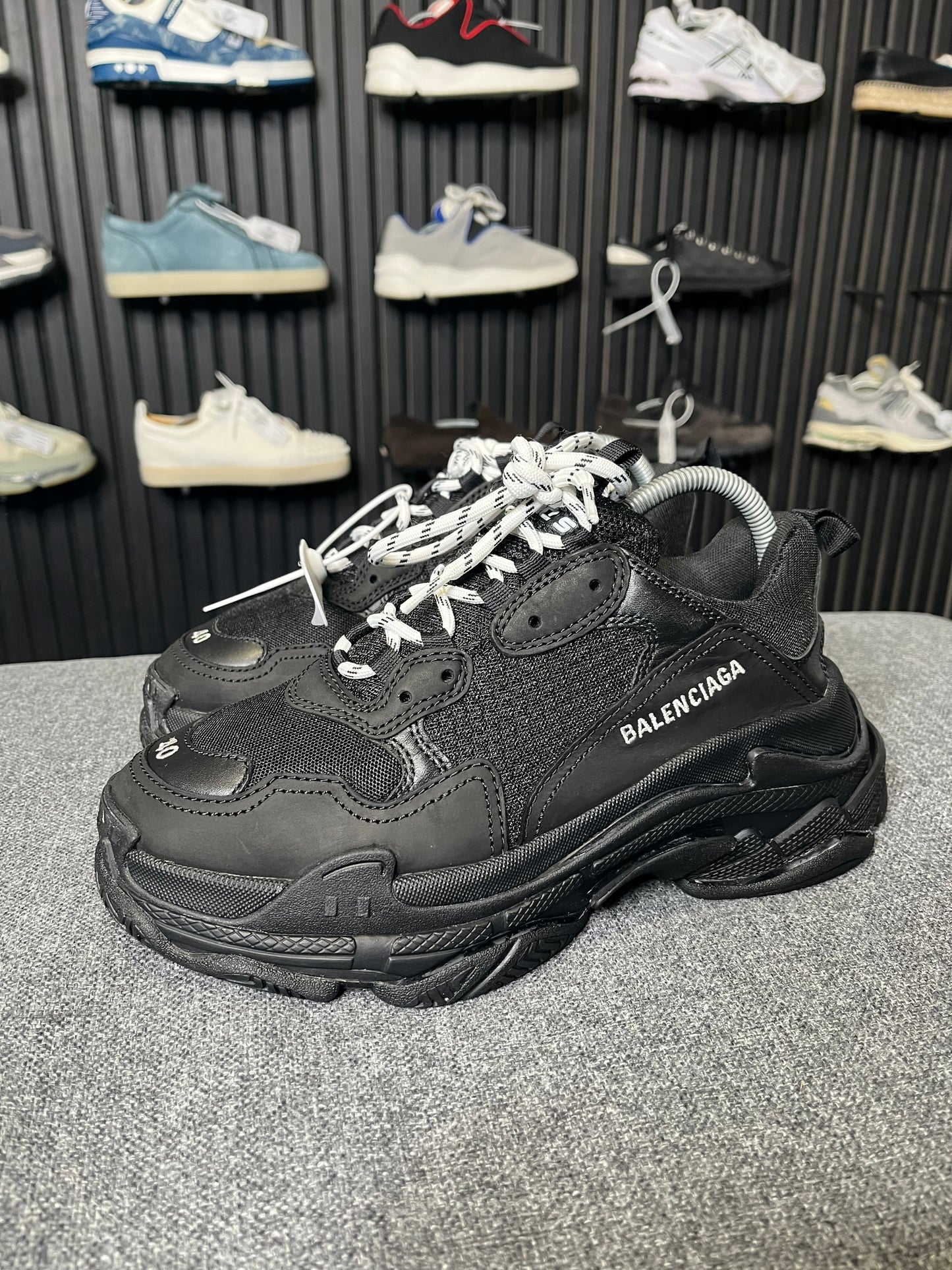 Balenciaga Triple S UK 6 2690