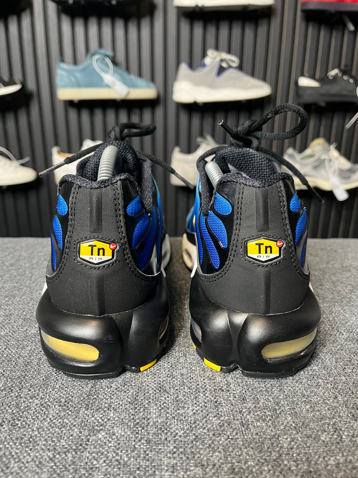 Nike TN Hyper Blue UK 8.5 2945