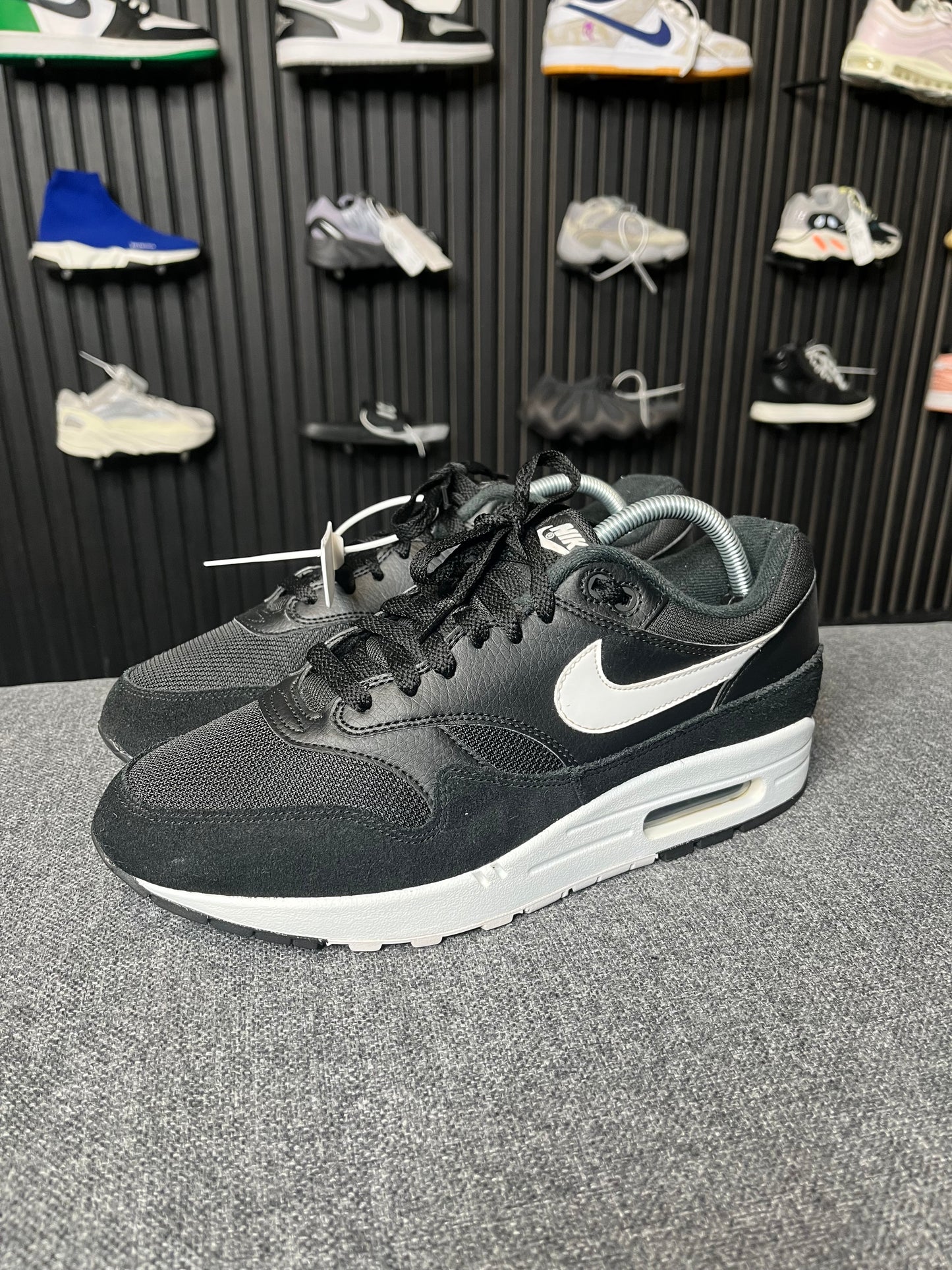 Nike Air Max 1 Black/White UK 9 2502