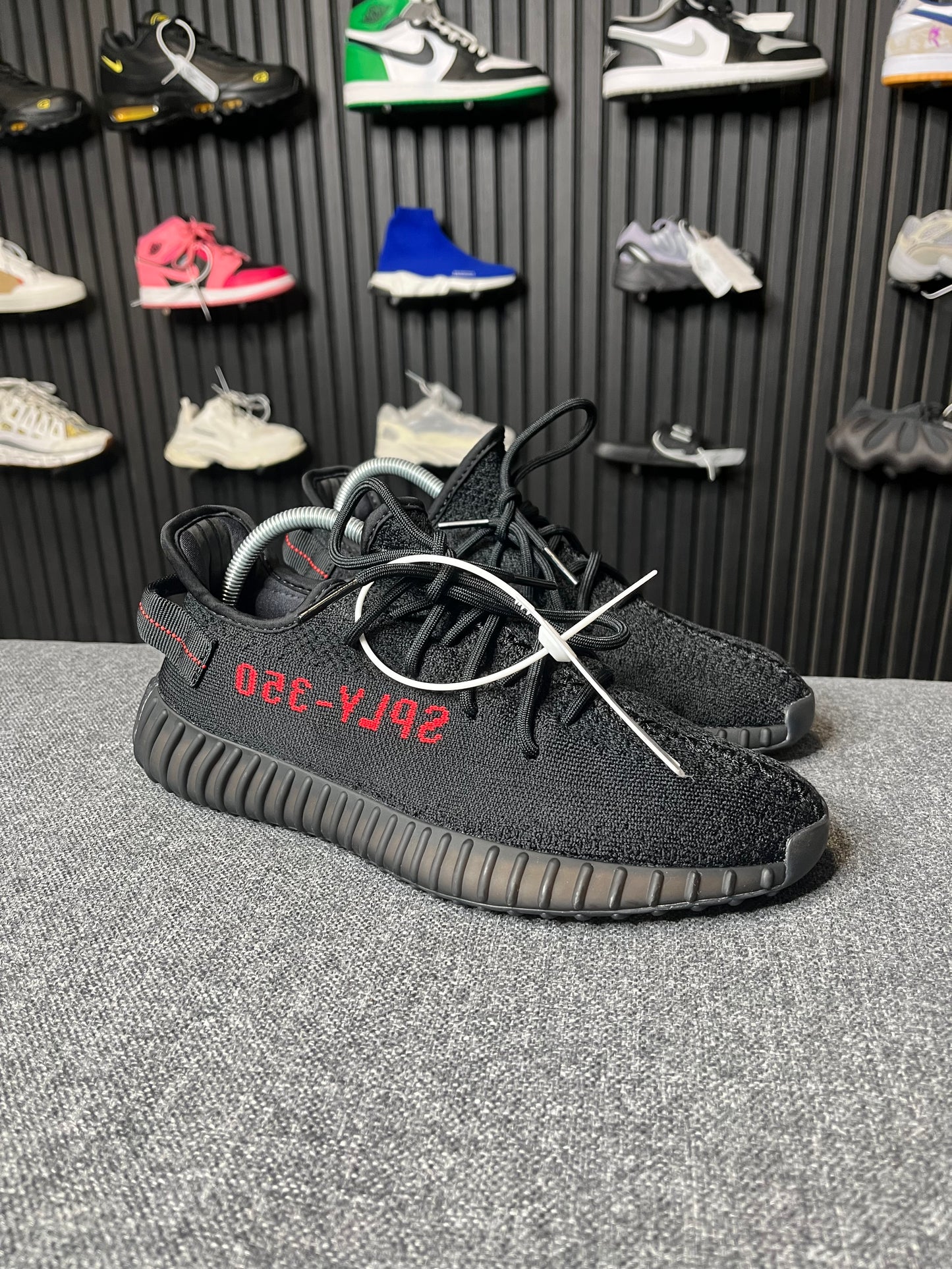 Yeezy Boost 350 Bred UK 8.5 2496