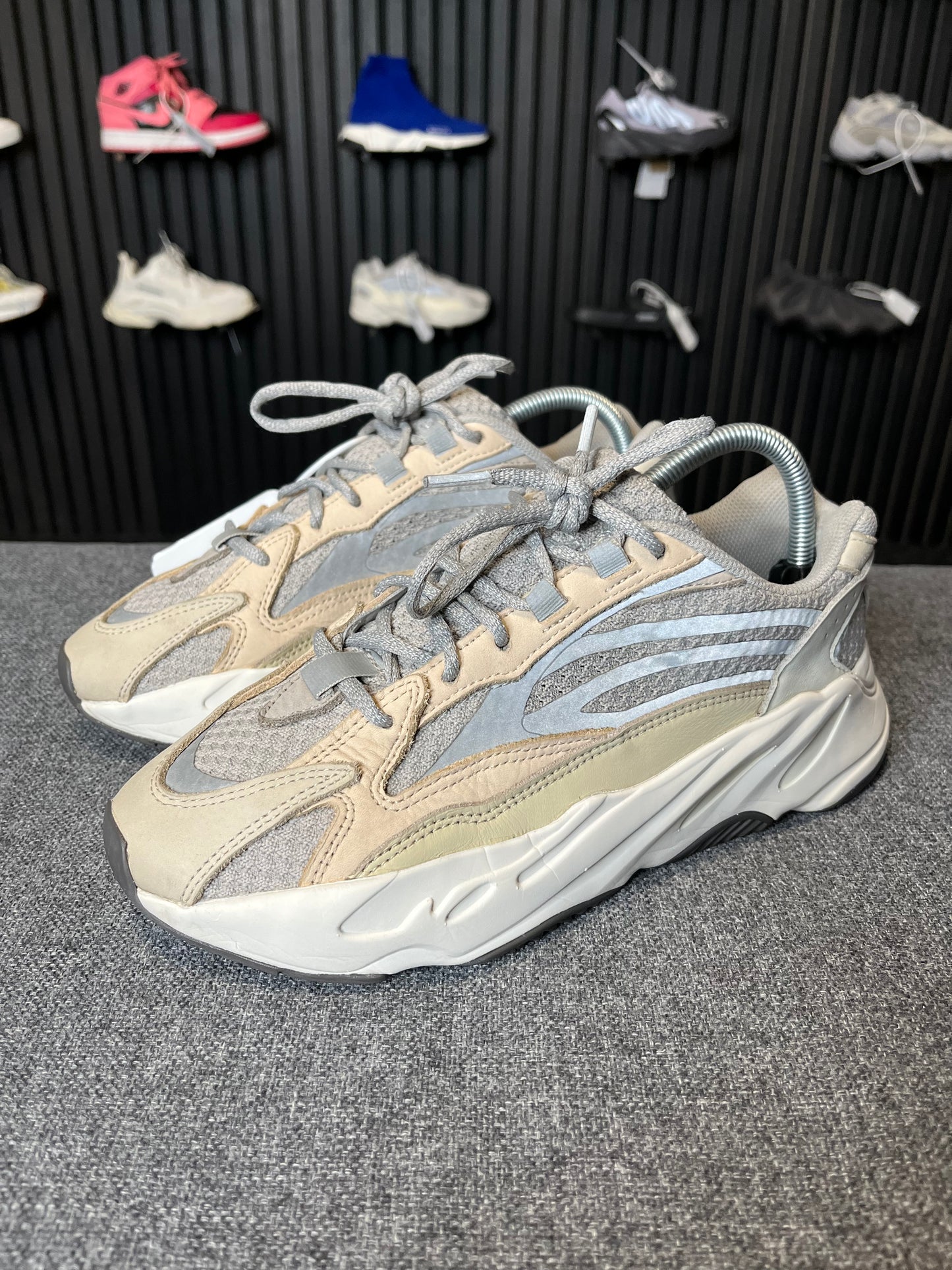 Yeezy 700 Static UK 7.5 2556
