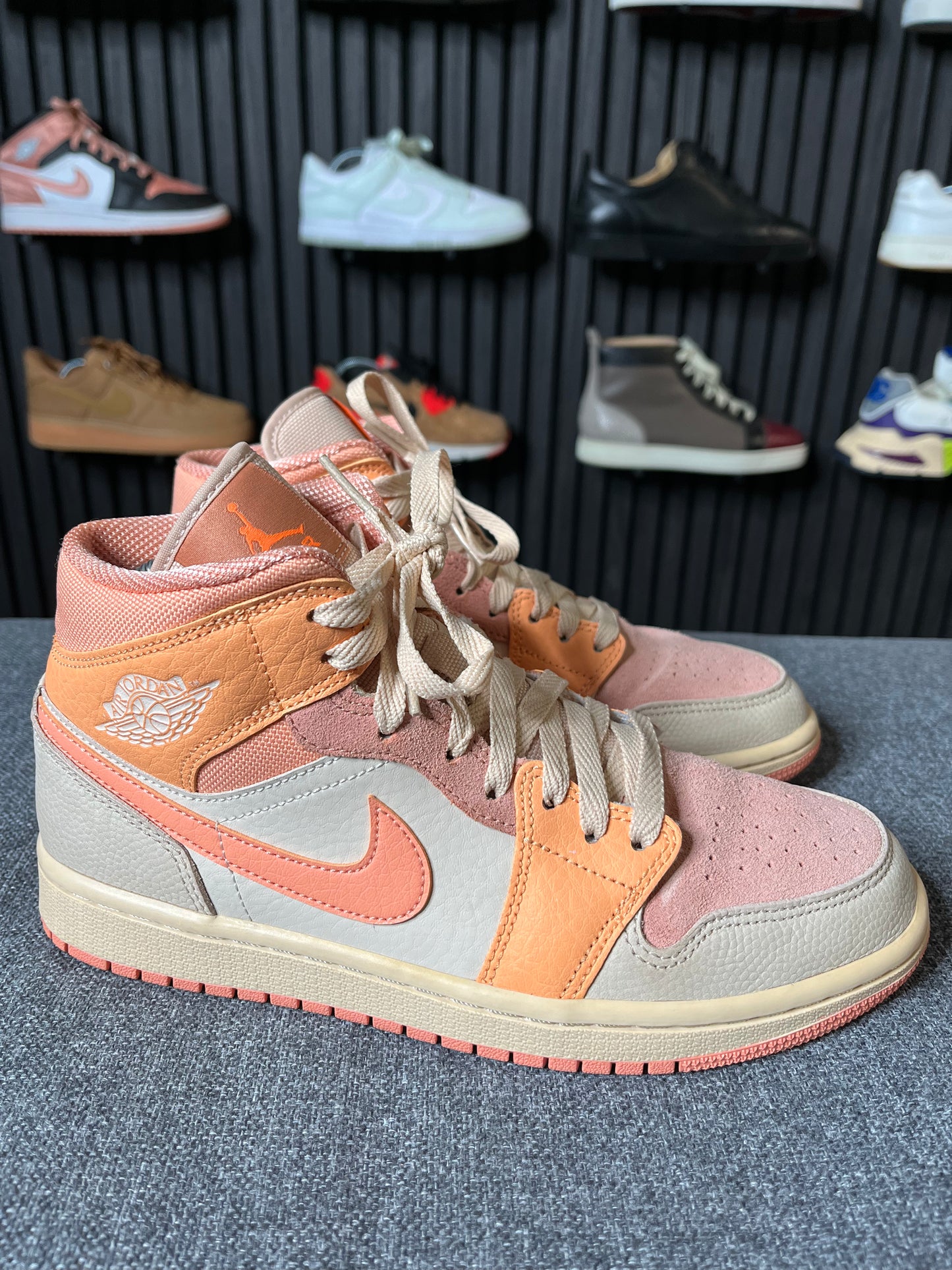 Air Jordan 1 Mid Apricot
