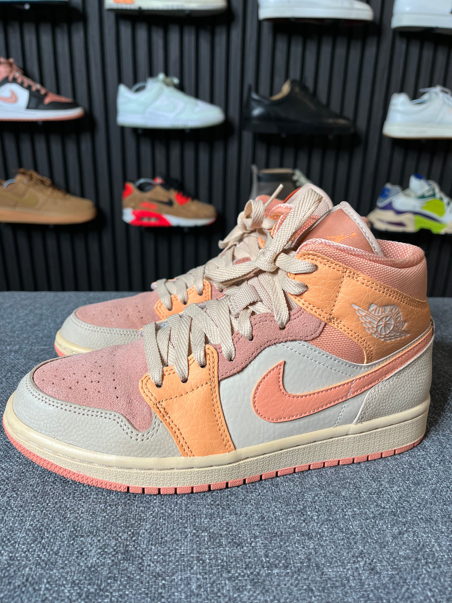 Air Jordan 1 Mid Apricot