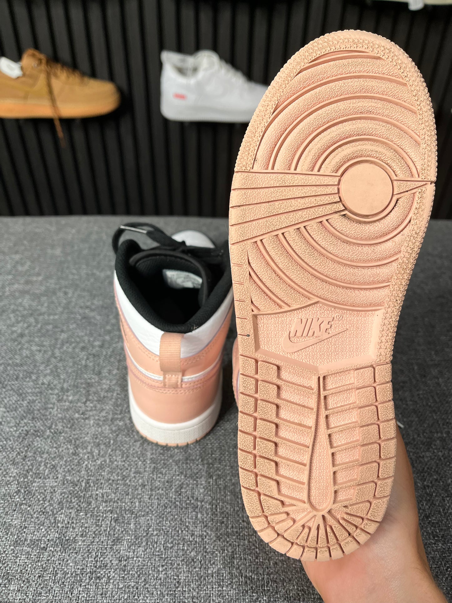 Nike Air Jordan 1 Mid GS Crimson Tint UK2.5 EU35