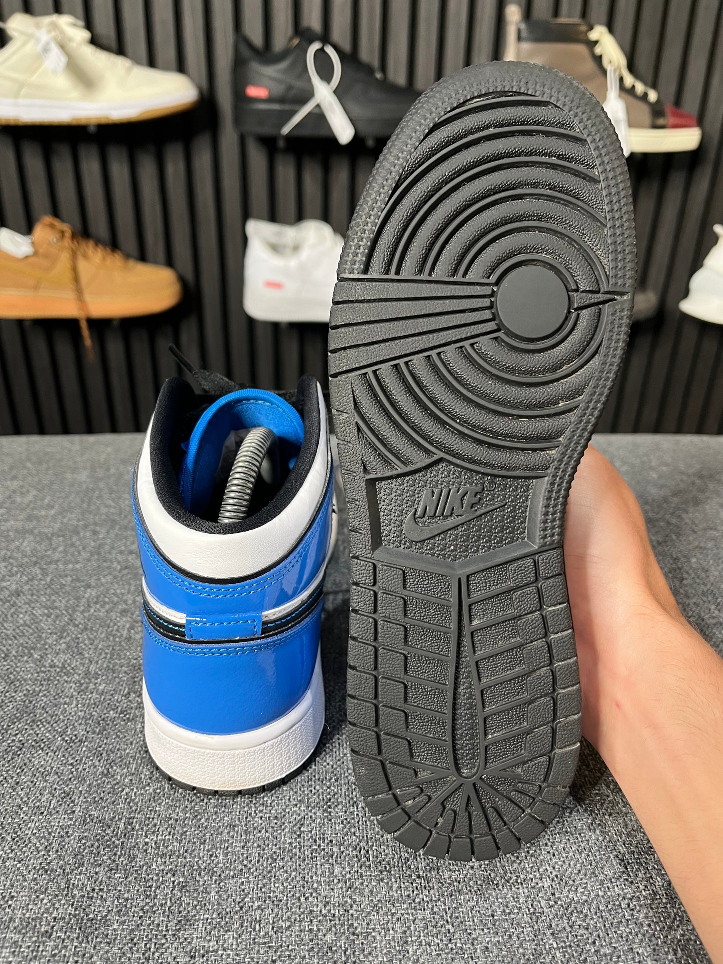 Nike Air Jordan 1 Mid SE GS Signal Blue UK4 EU36.5