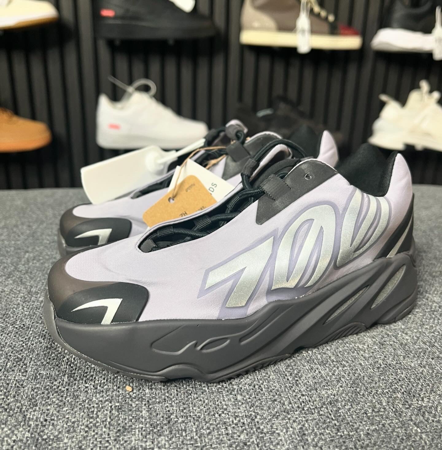 Yeezy 700 MNVN UK12 Child