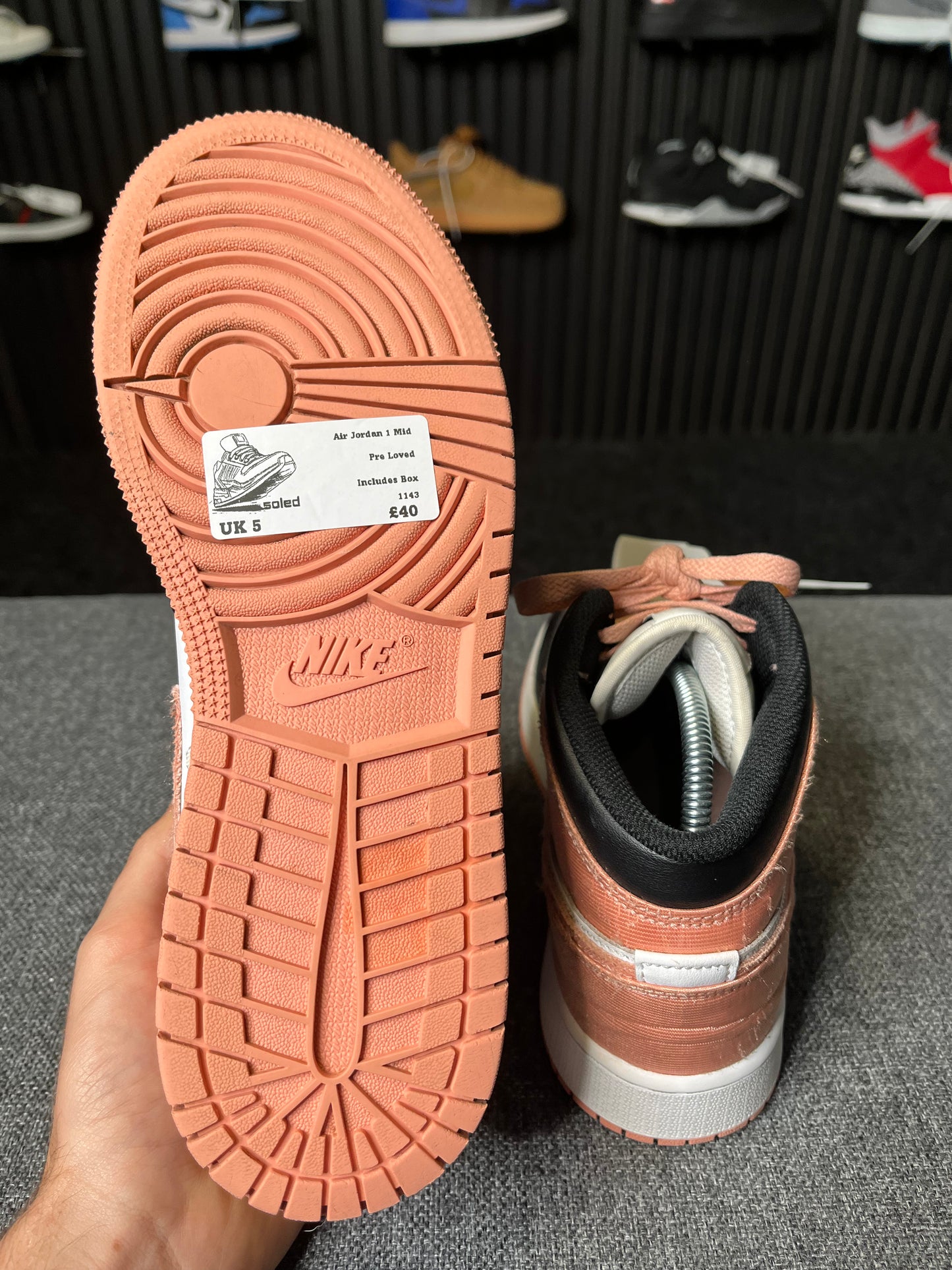 Nike Air Jordan 1 Mid UK5 1143