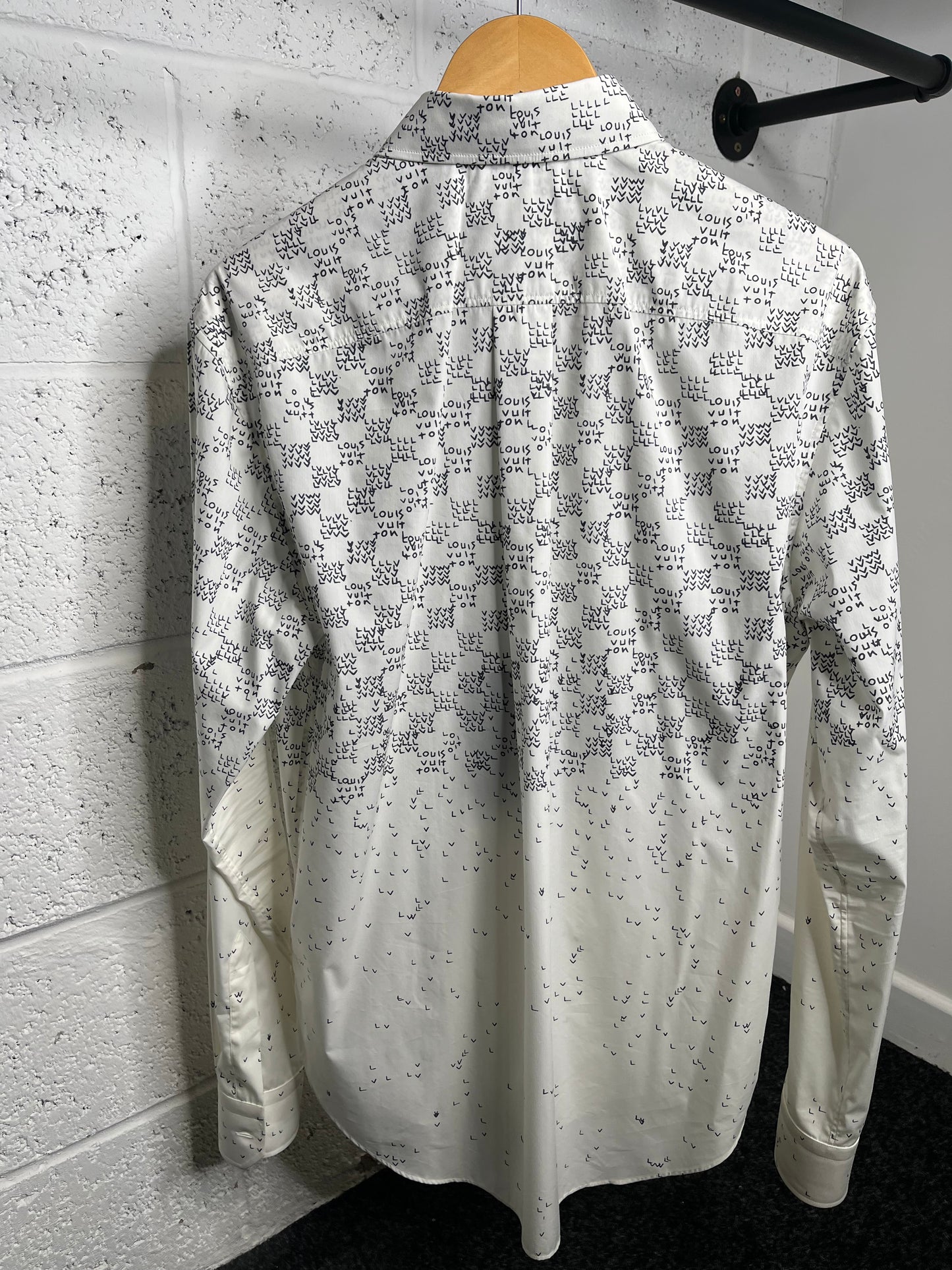 Louis Vuitton Damier Spread Shirt Size Large 1717