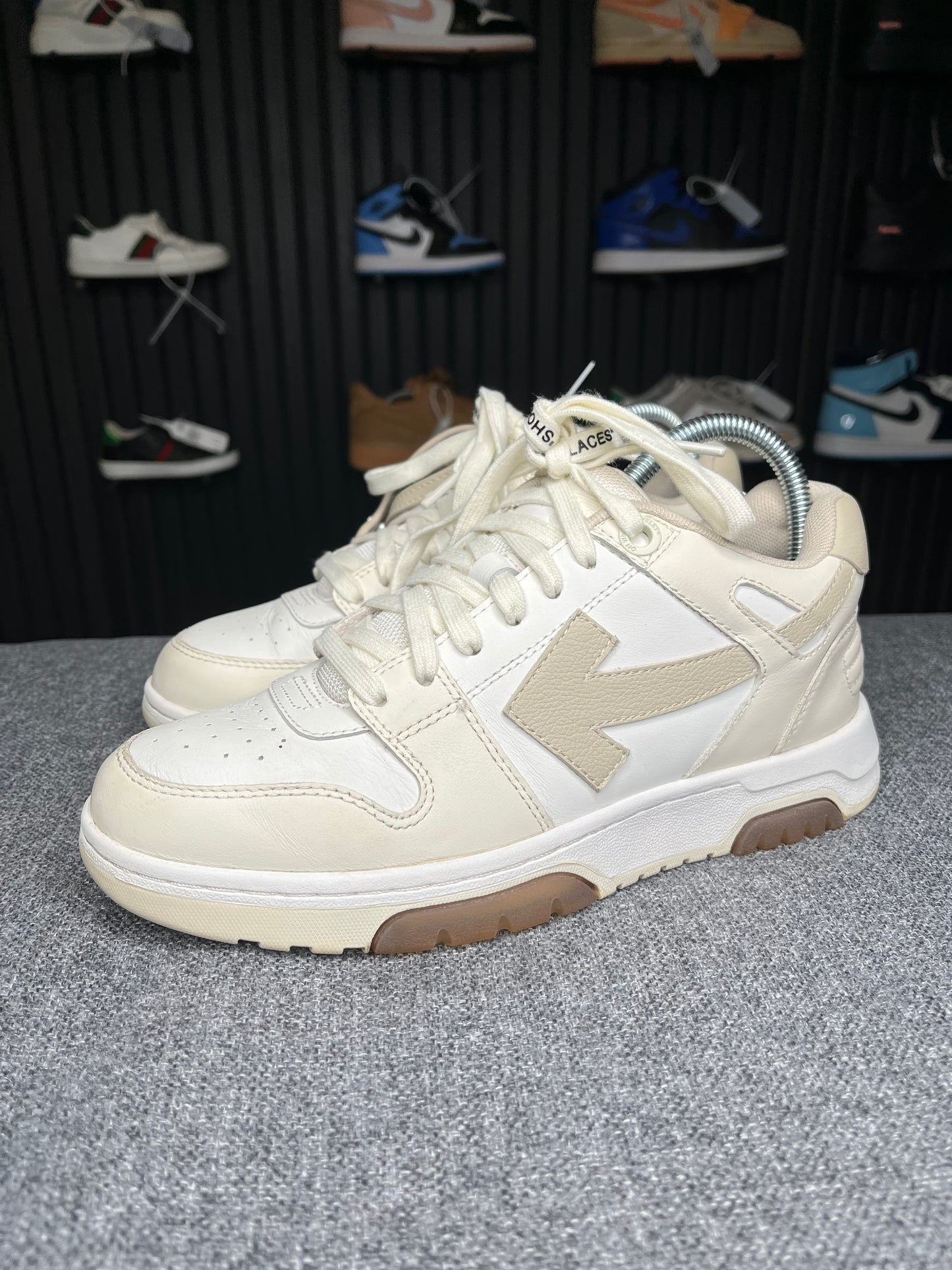 Off White Out Of Office White/Beige UK5 1880