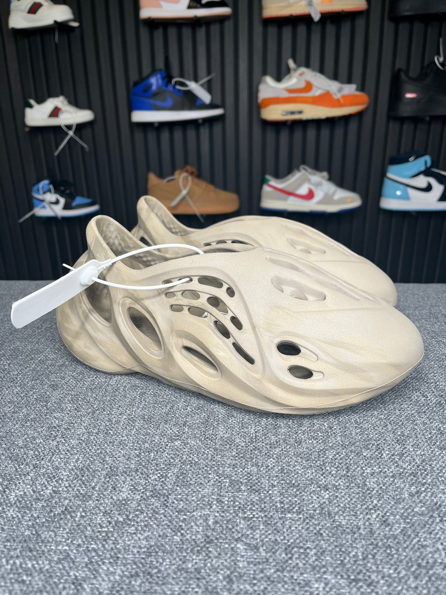 Yeezy Foam Runner Sand UK8 1908