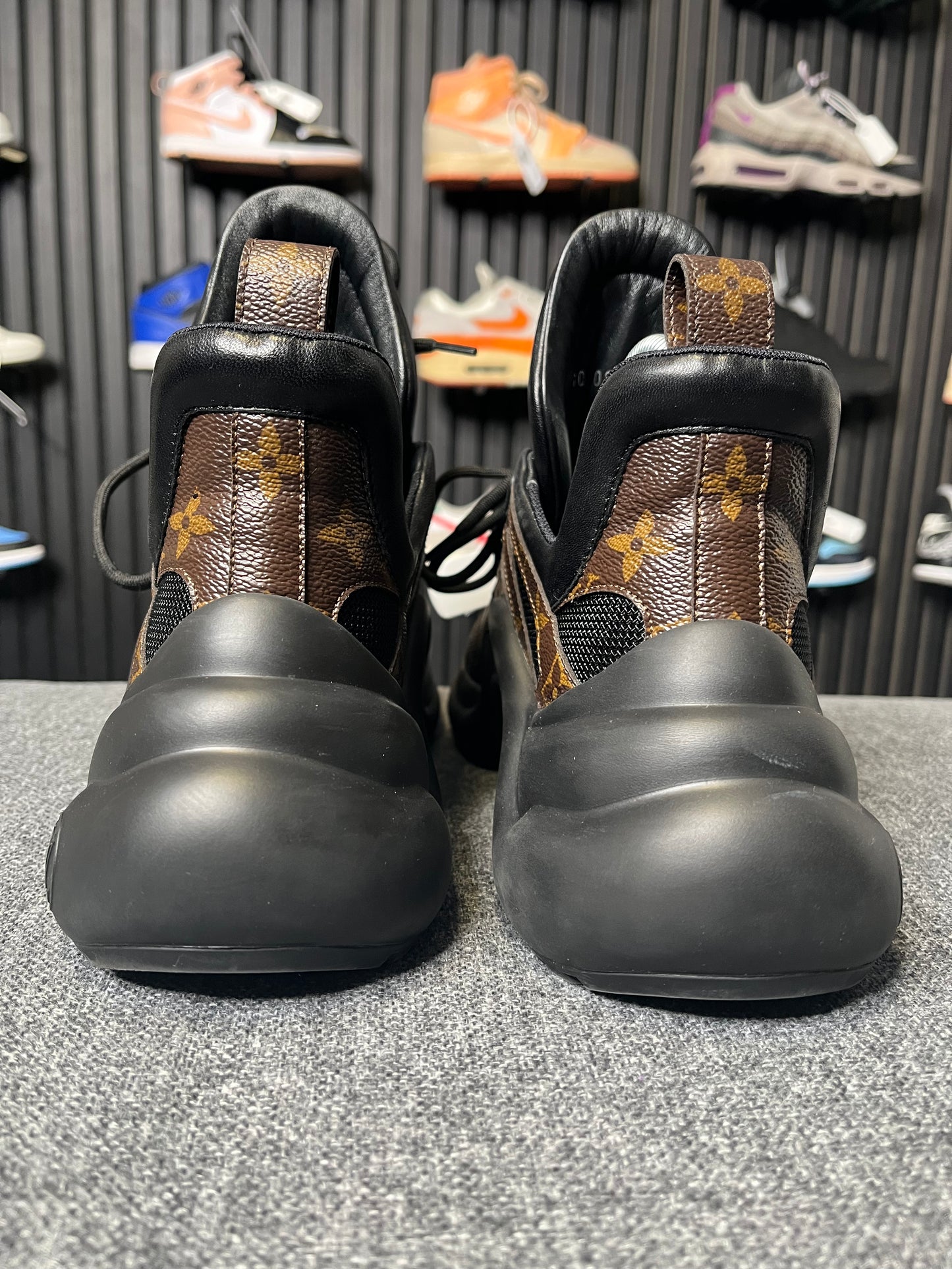 Louis Vuitton Archlight UK6 1912