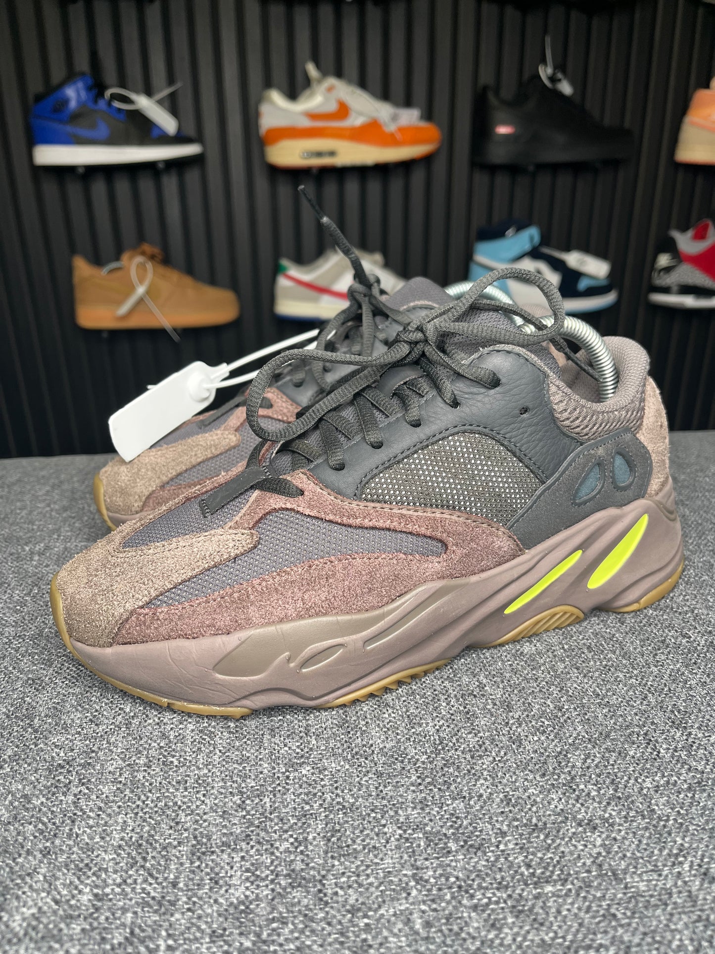 Yeezy Boost 700 Mauve UK7 1918