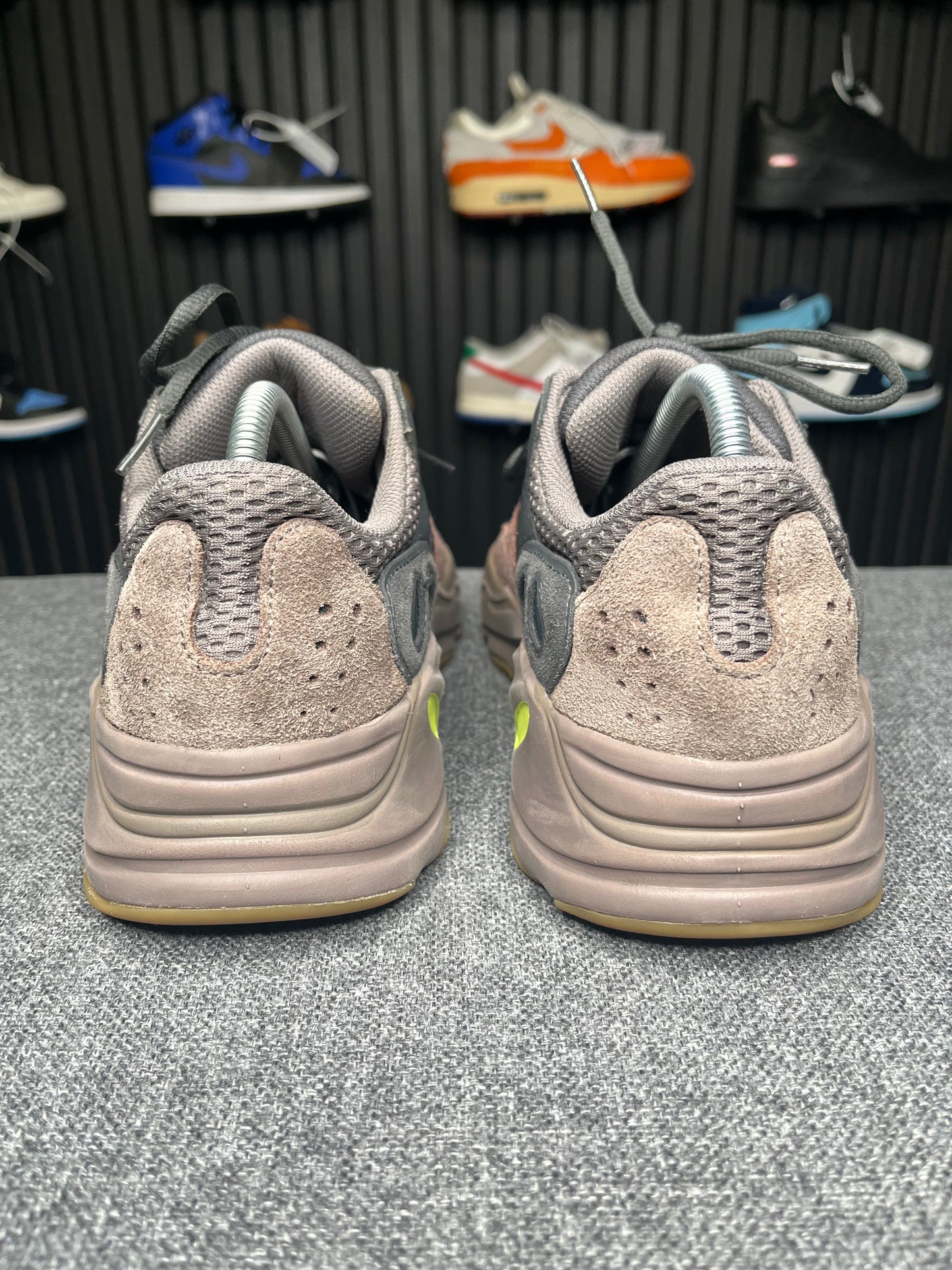 Yeezy Boost 700 Mauve UK7 1918