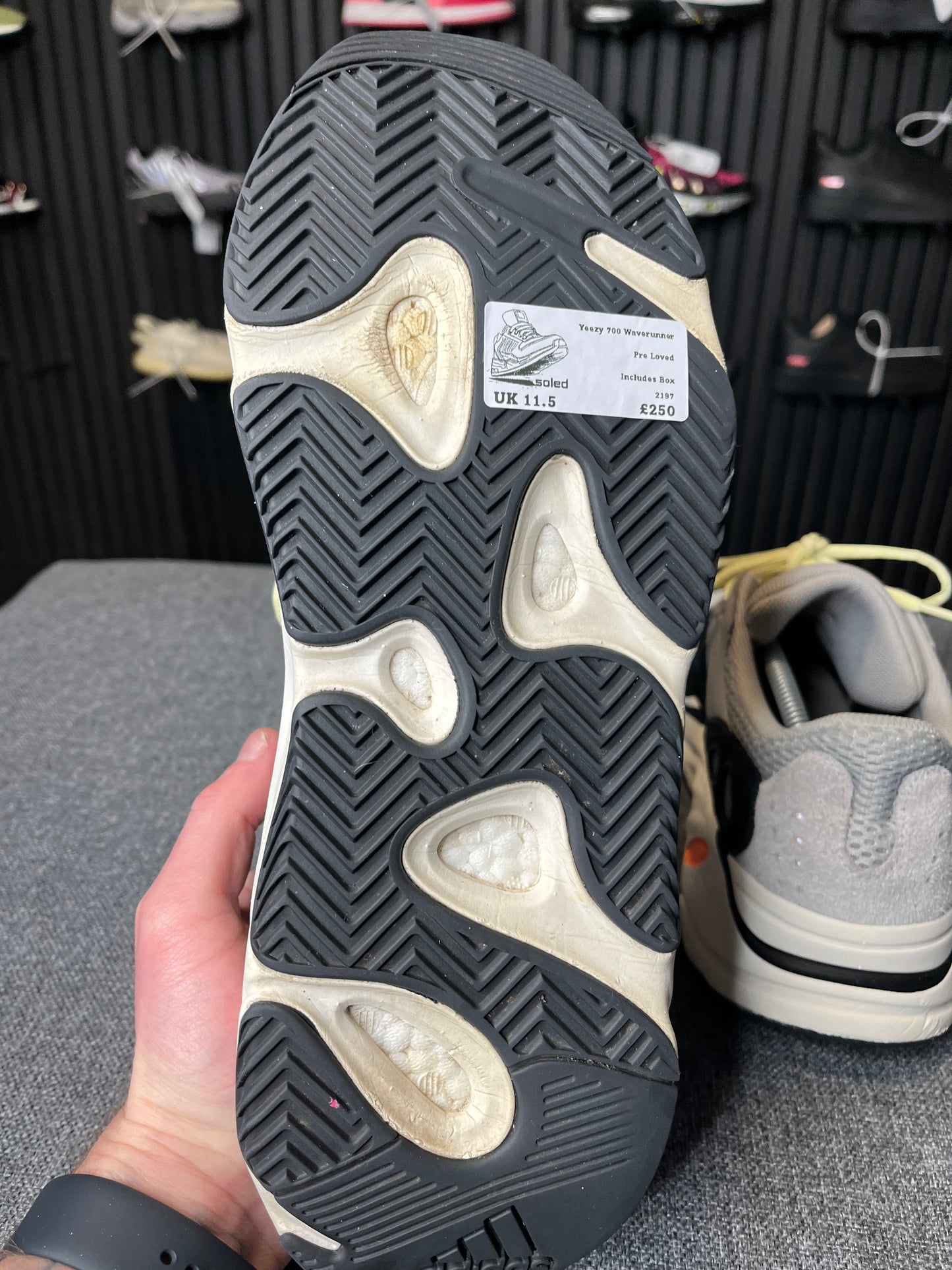 Yeezy Boosy 700 Waverunner UK11.5 2197
