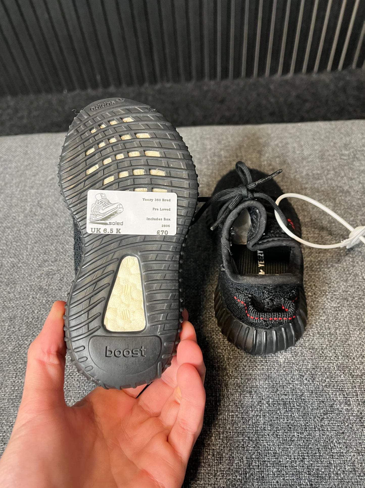 Yeezy 700 Bred UK 6.5K 2806