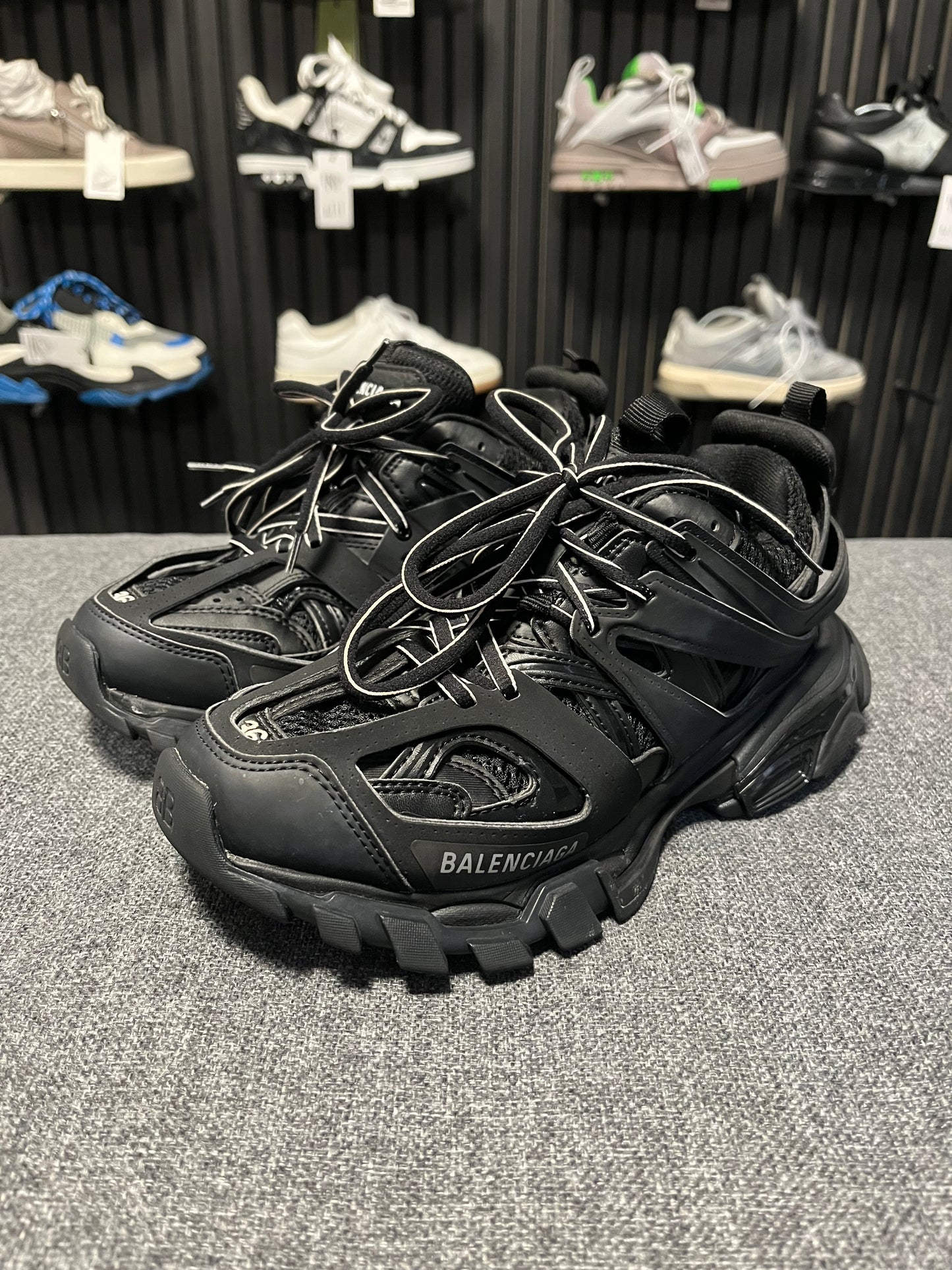 Balenciaga Track Black UK3 3477