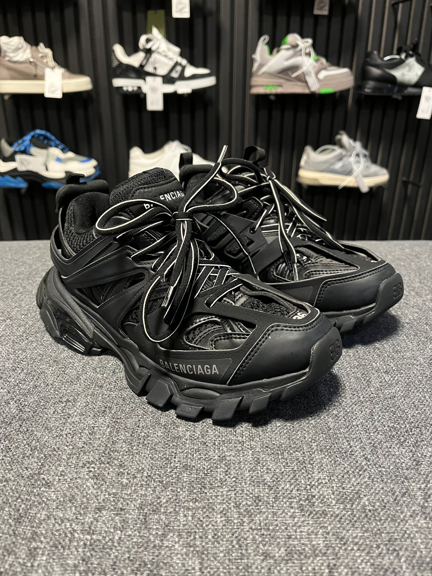 Balenciaga Track Black UK3 3477
