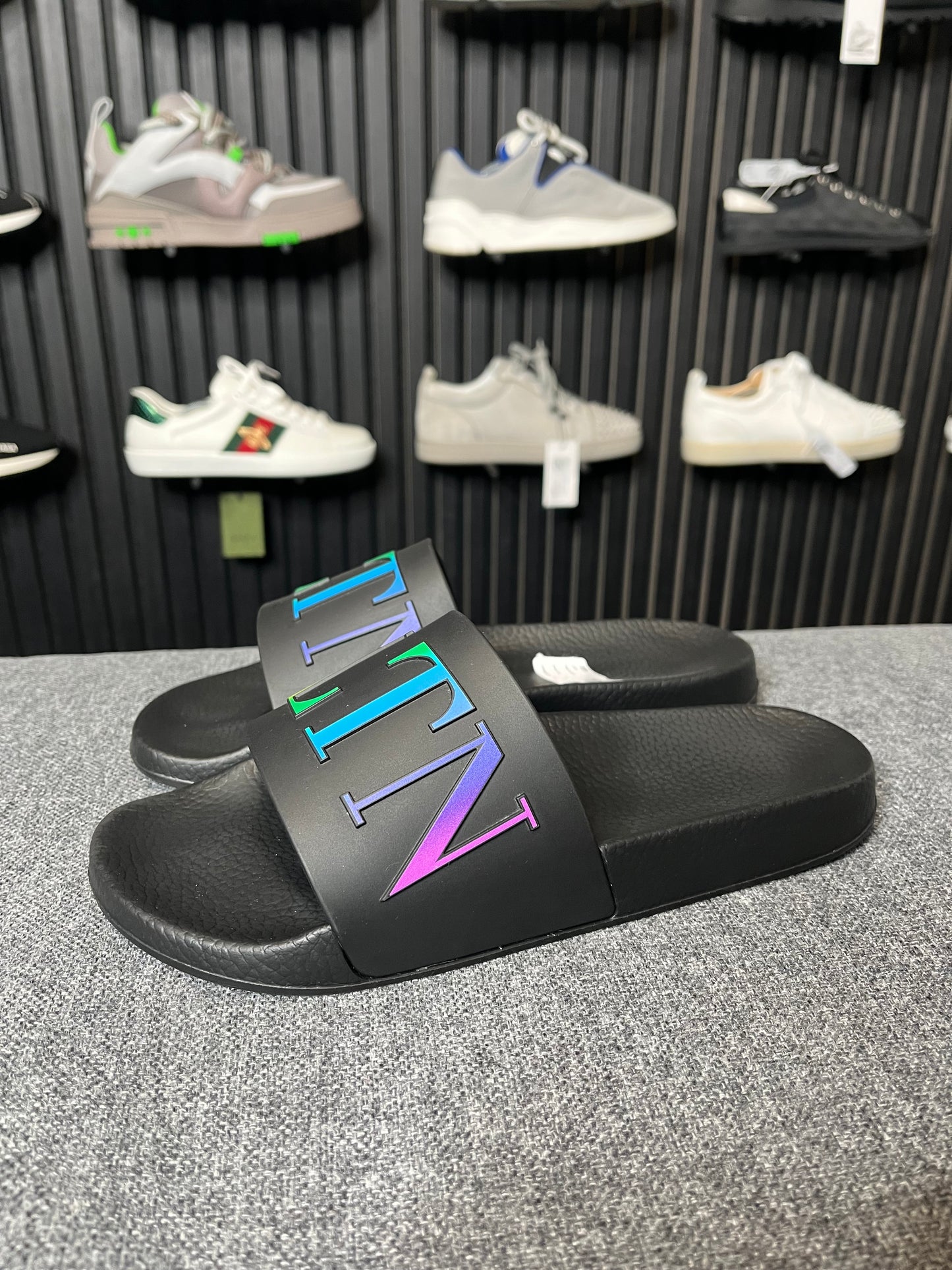 VLTN Sliders UK 7 3197