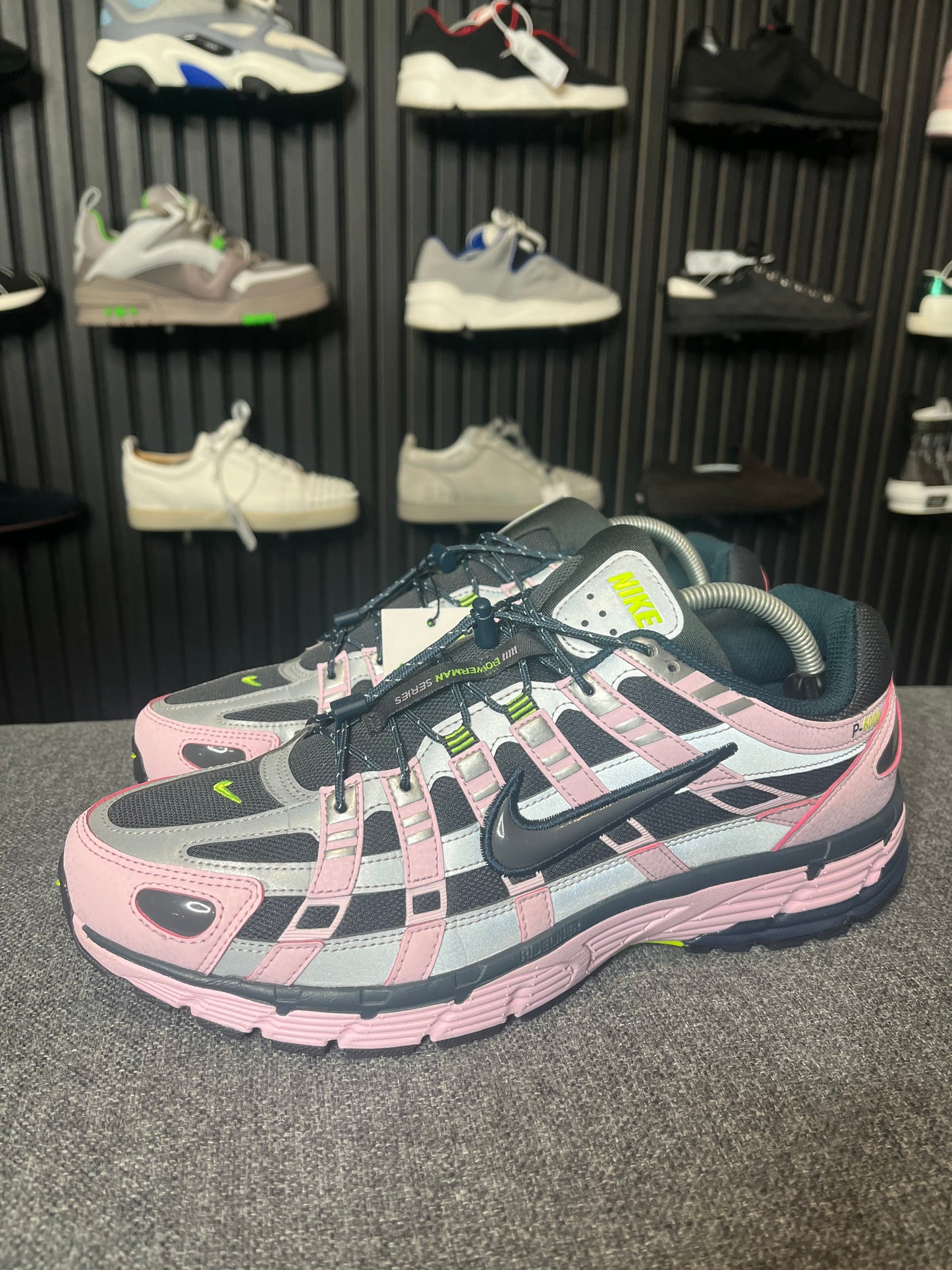 Nike P6000 UK 9.5 3071