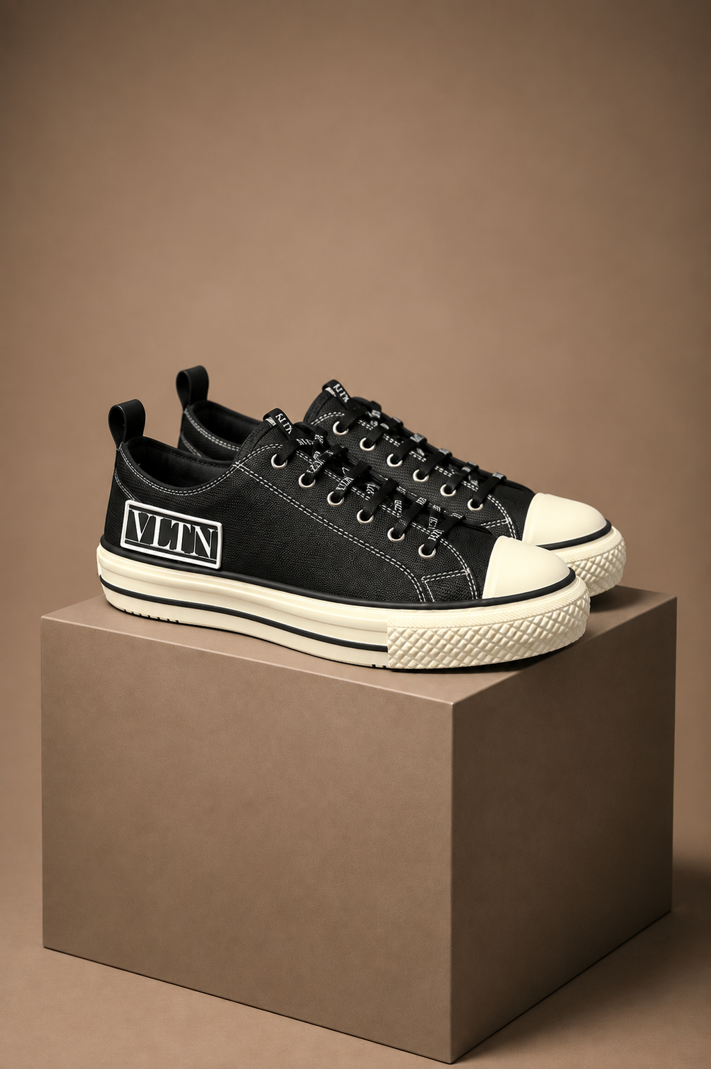 Valentino Sneakers UK 6.5/7 3774