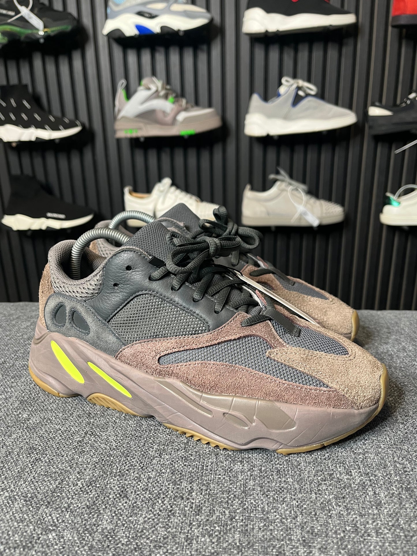 Yeezy 700 Mauve UK 8 3027