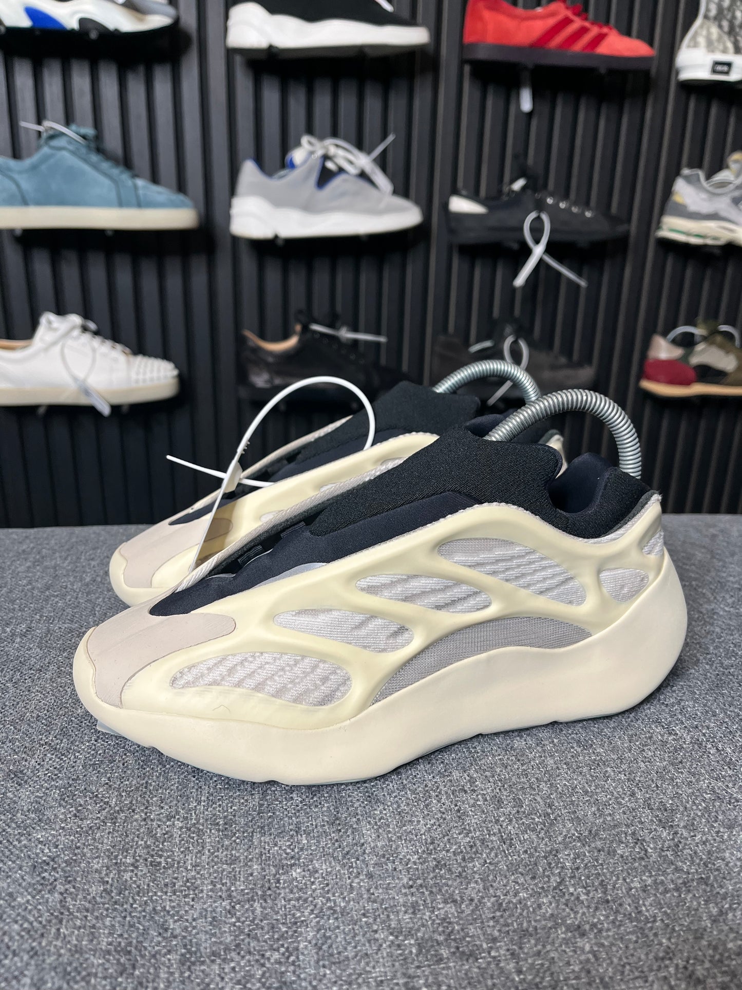 Yeezy 700 Azael UK 5.5 2902