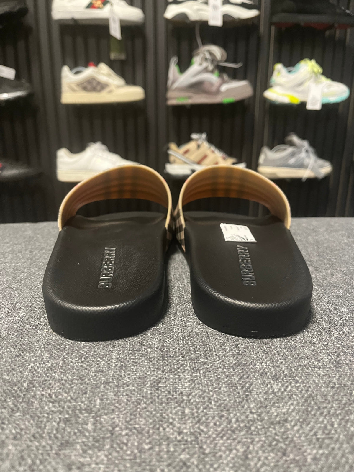 Burberry Sliders UK 8 3711
