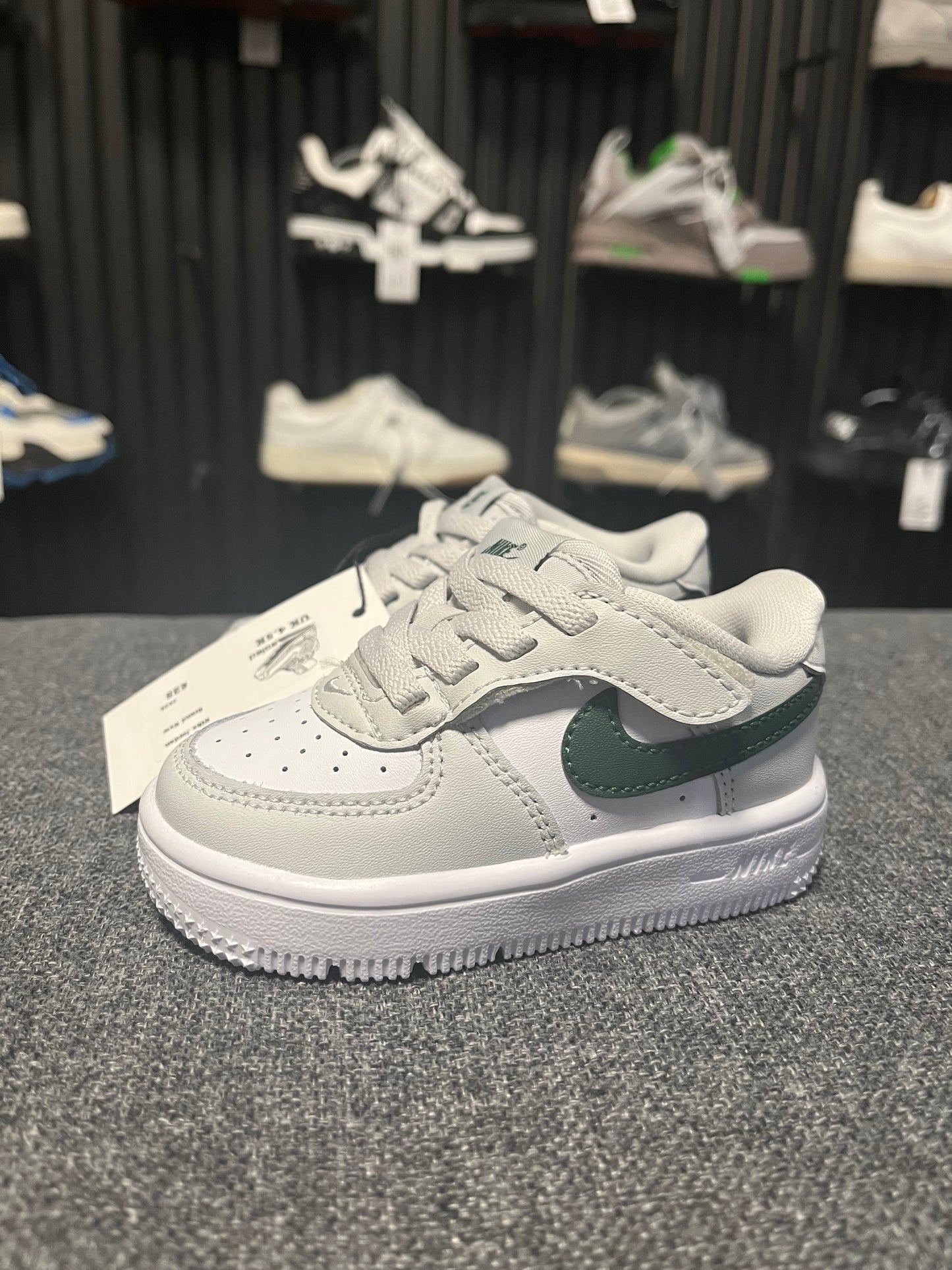 Nike Jordan UK 4.5 Kids 3526