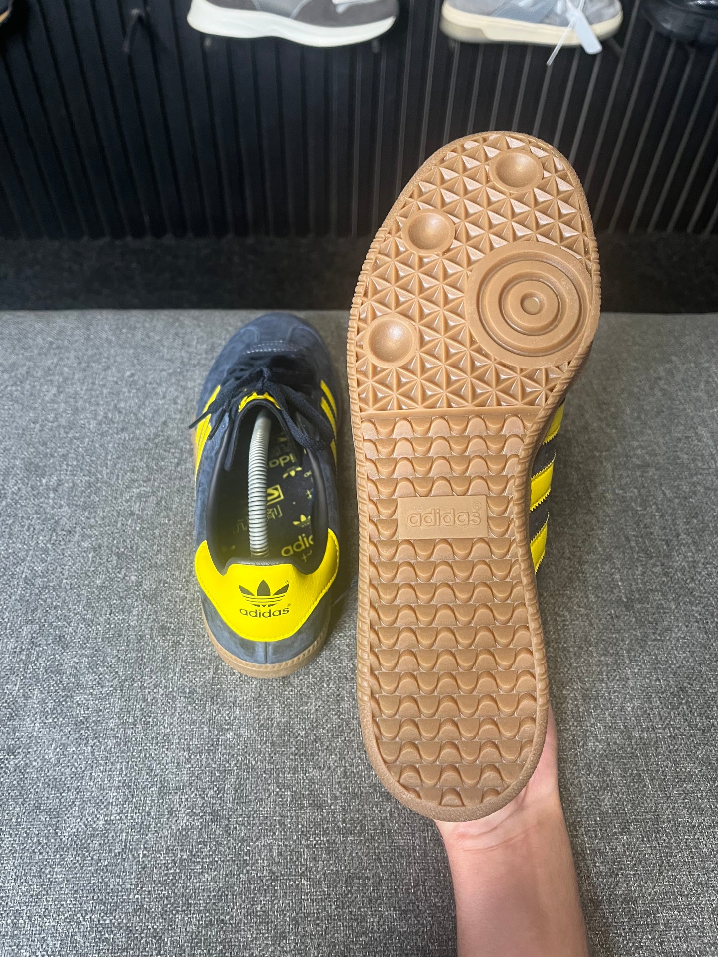 Adidas AS 230 UK 8.5 3448