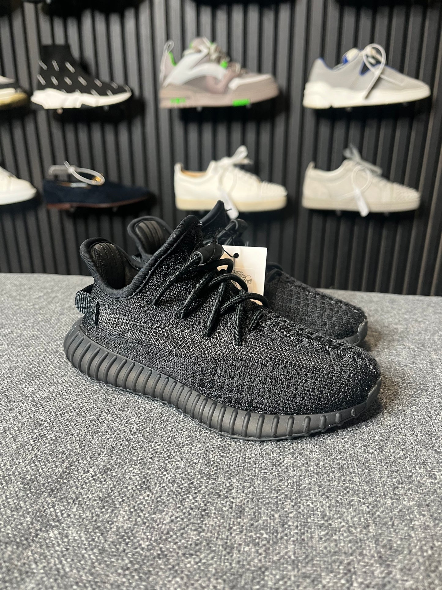 Yeezy 350 Onyx UK 10K 3041