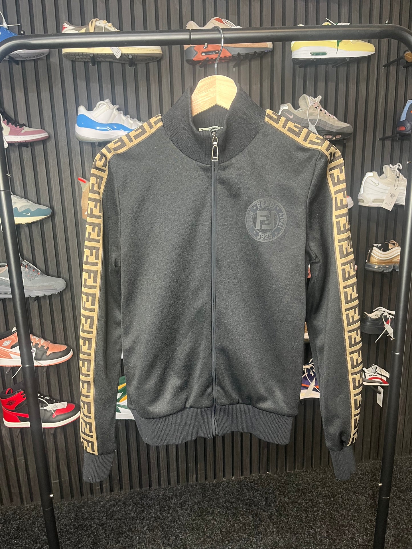 Fendi Zipper Medium Ladies 3421
