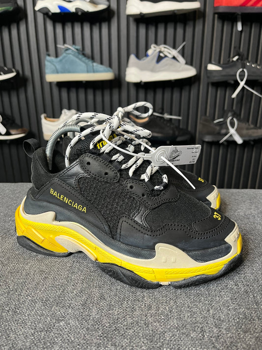 Balenciaga Triple S UK 4 2901