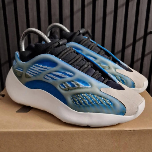 Yeezy 700 Arzareth UK4.5