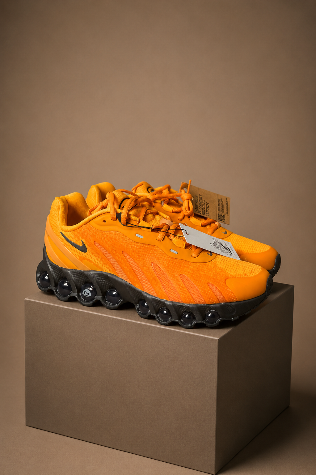 Nike Air Max DN8 Orange UK 9 3435