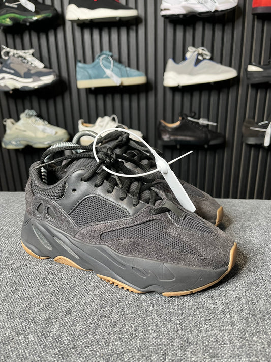 Yeezy 700 Utility UK 5 2810