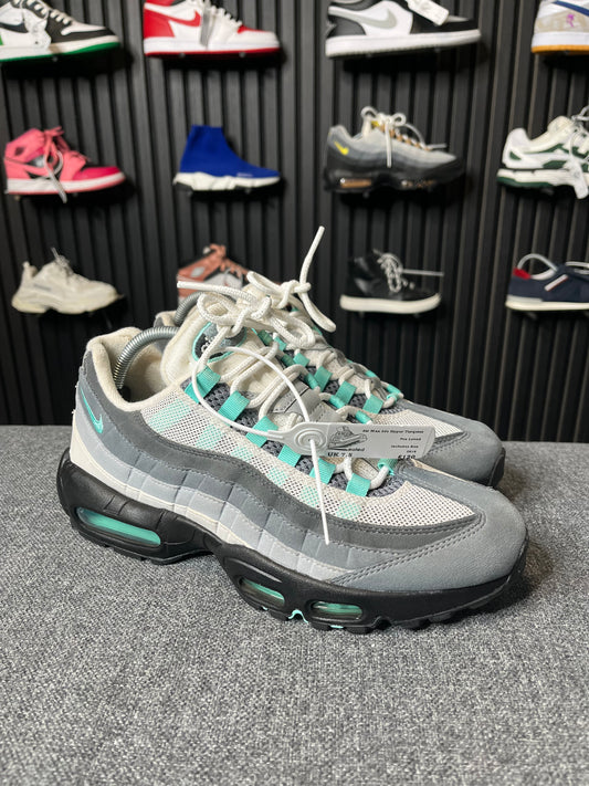 Air Max 95s Hyper Turquoise UK 7.5 2616